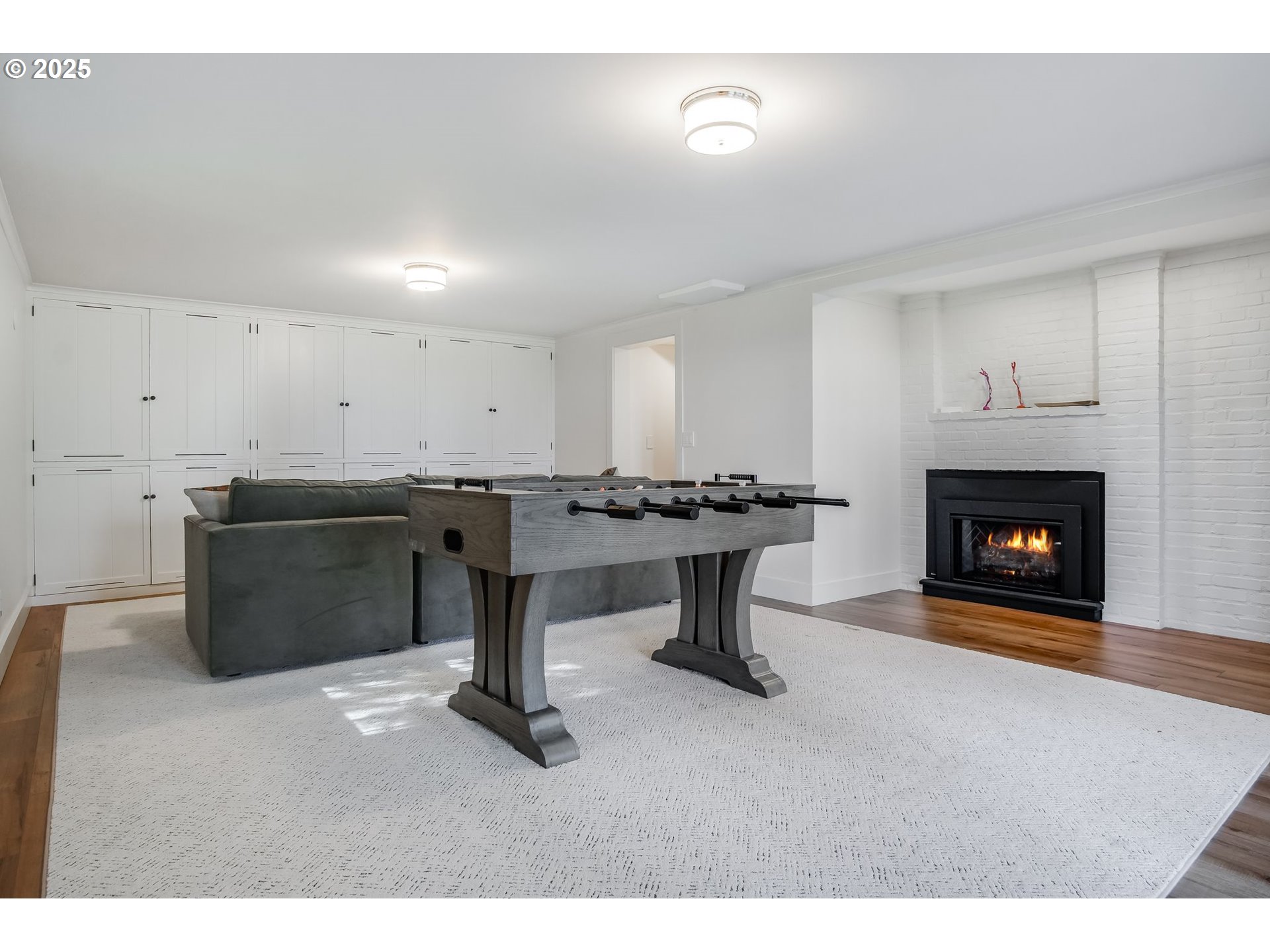 2933 SW FAIRVIEW BLVD