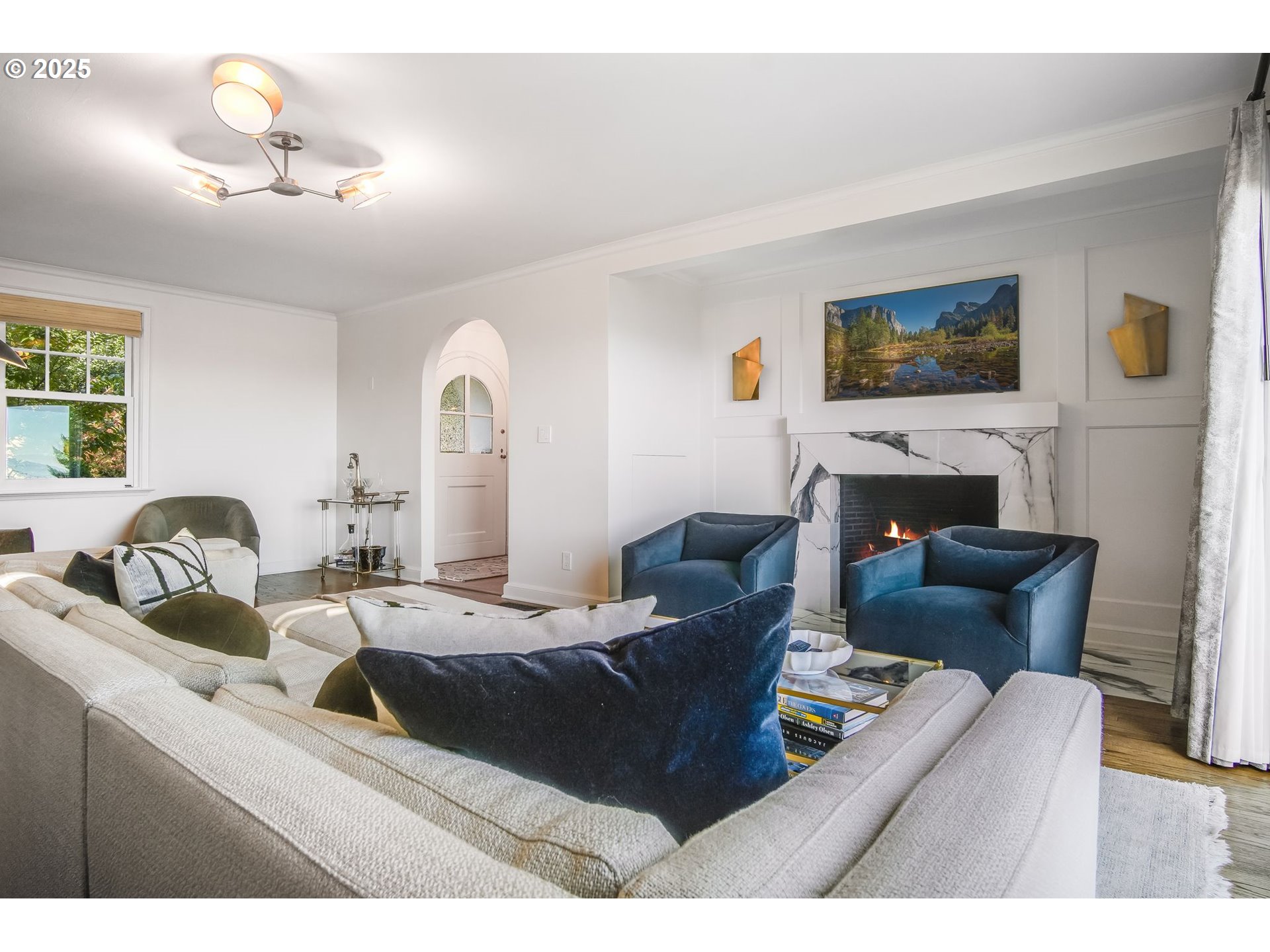 2933 SW FAIRVIEW BLVD