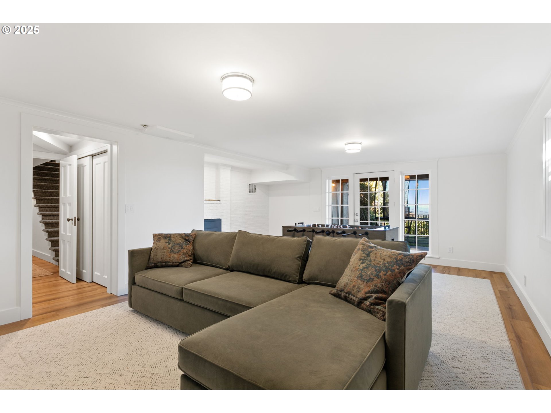 2933 SW FAIRVIEW BLVD