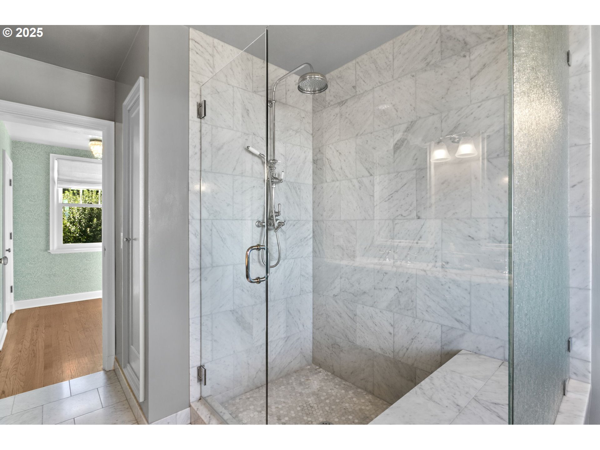 2933 SW FAIRVIEW BLVD