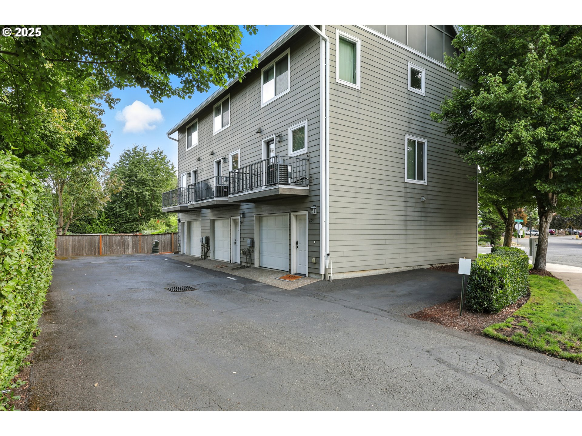 895 SW 170TH AVE