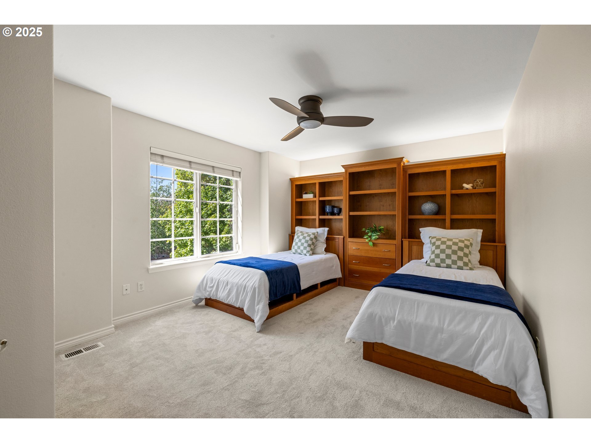 4556 NW OAKPOINT WAY