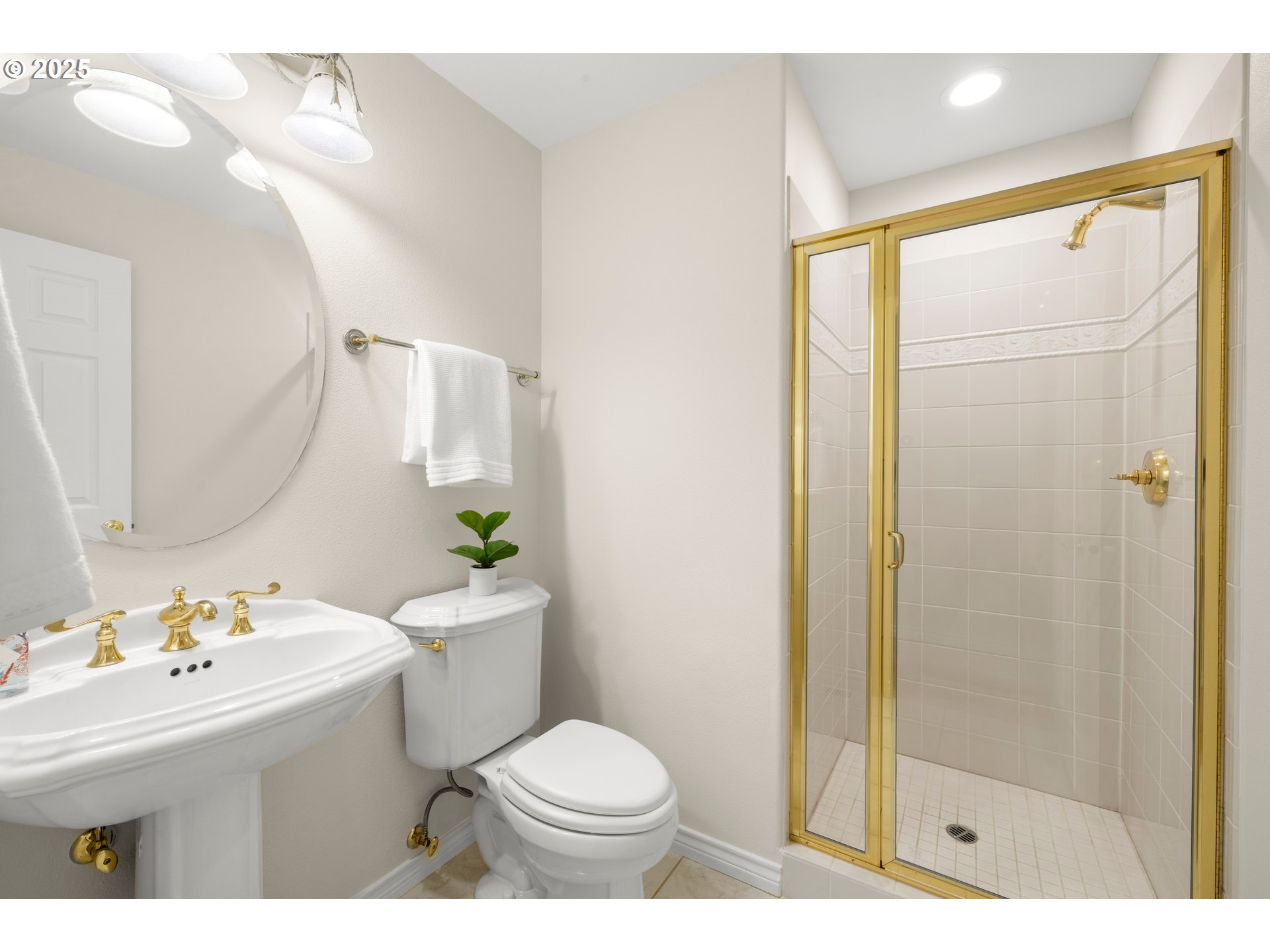 4556 NW OAKPOINT WAY