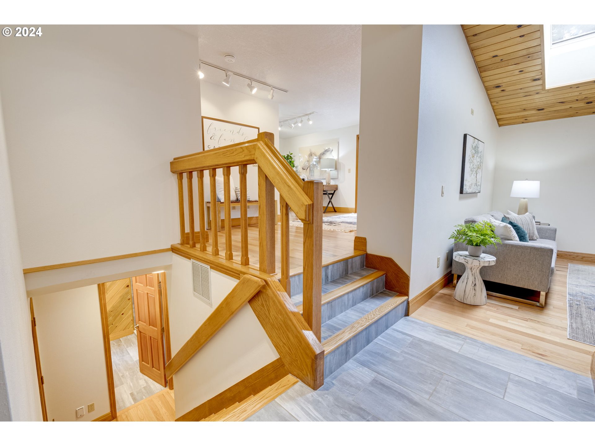 24200 QUEEN ANNE DR