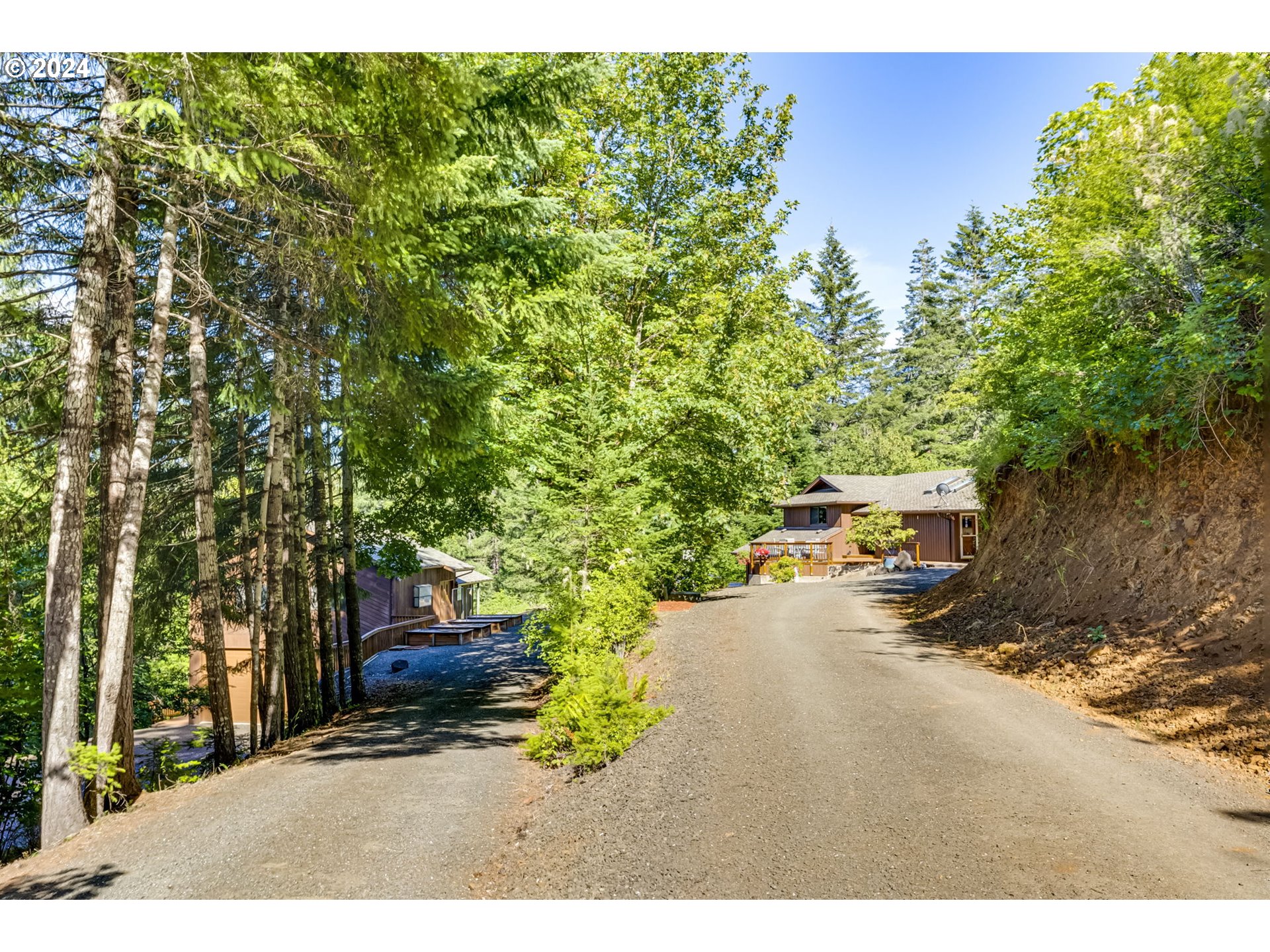 24200 QUEEN ANNE DR
