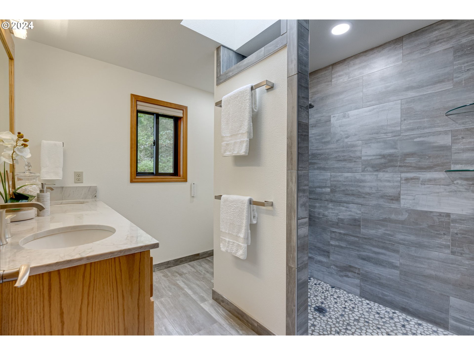 24200 QUEEN ANNE DR