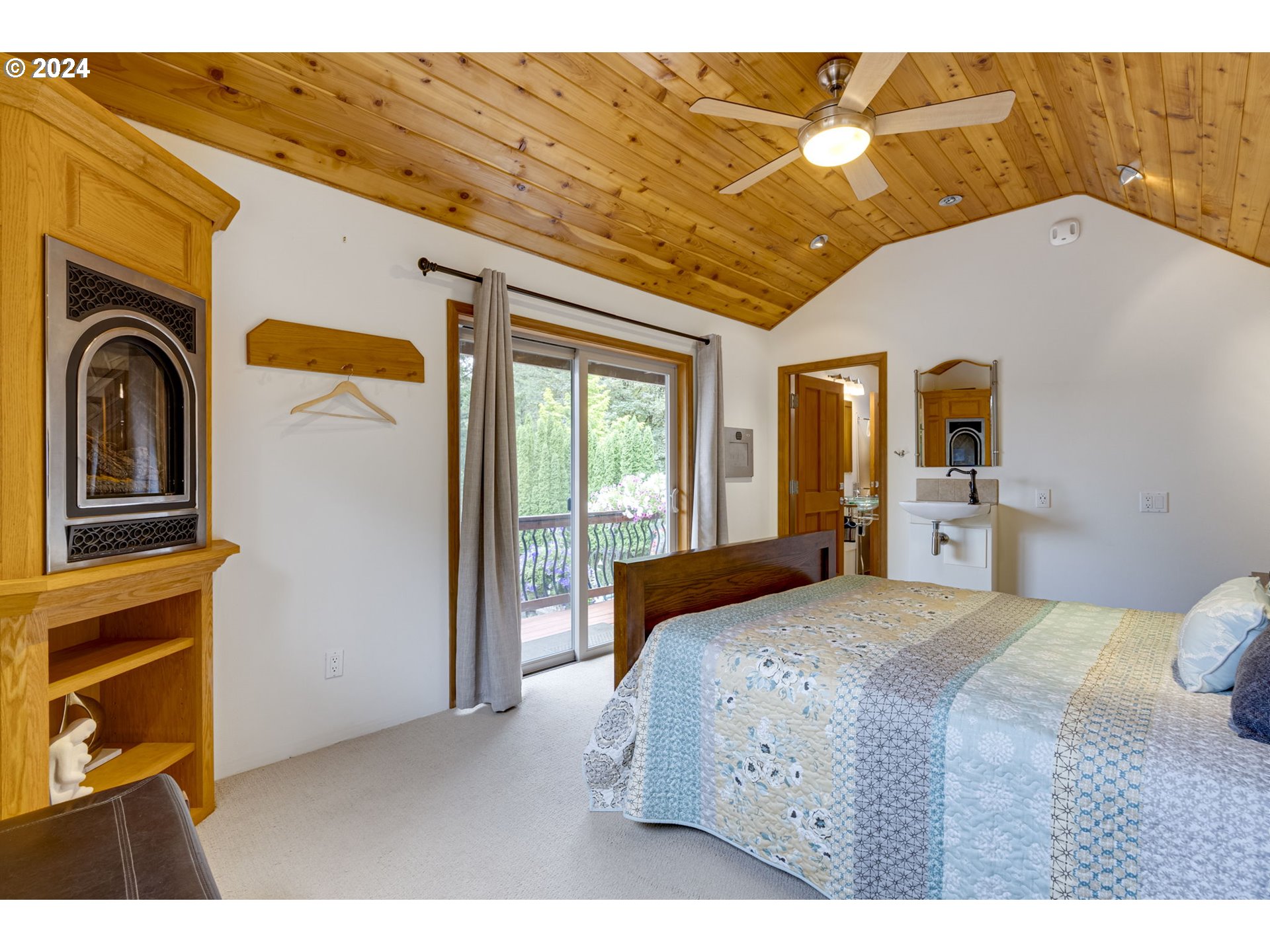 24200 QUEEN ANNE DR