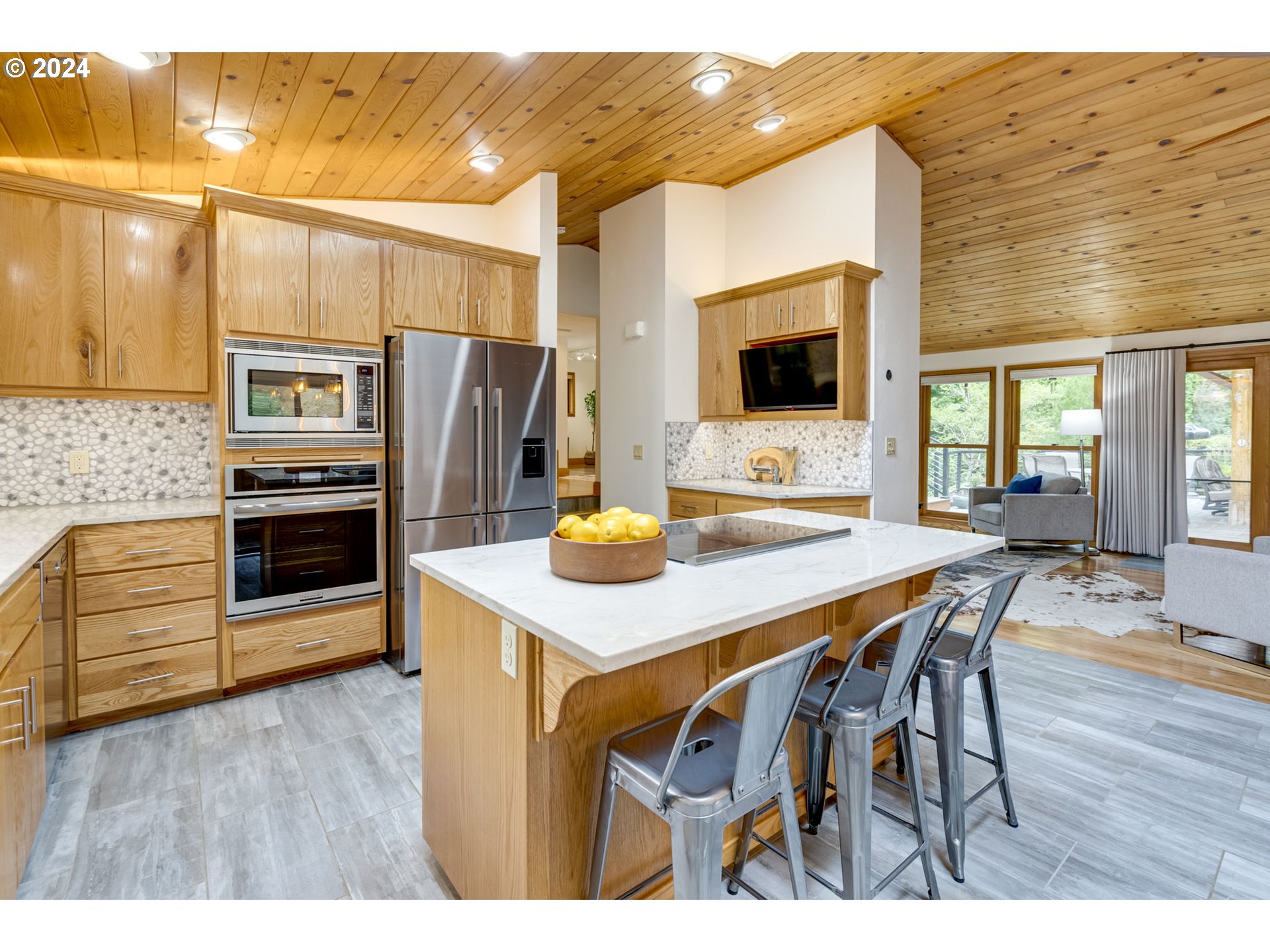 24200 QUEEN ANNE DR