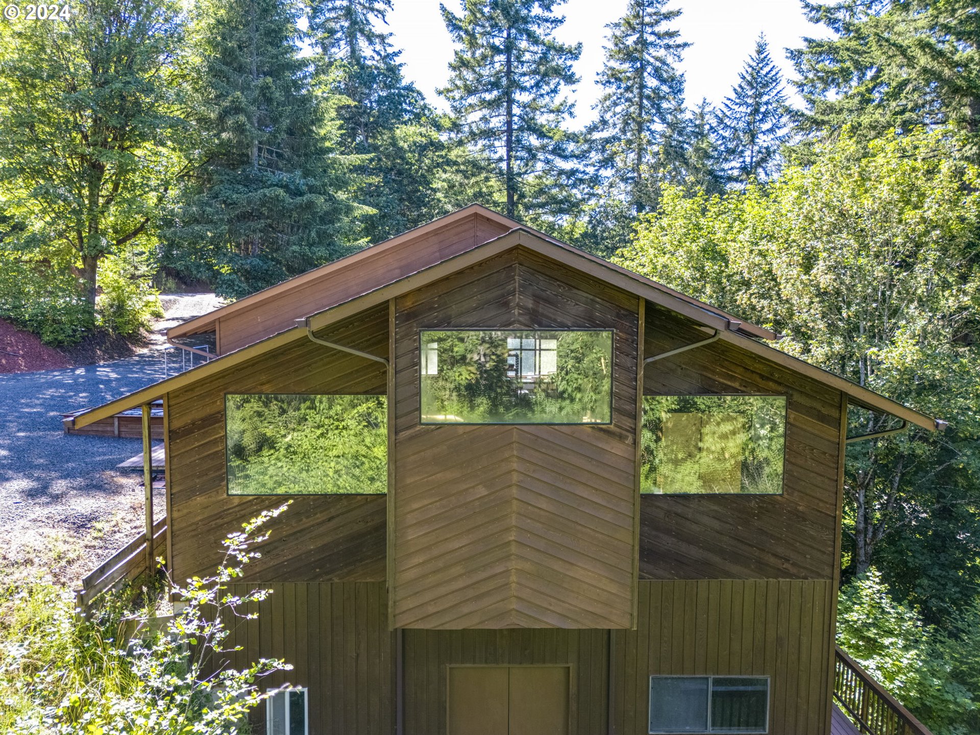 24200 QUEEN ANNE DR