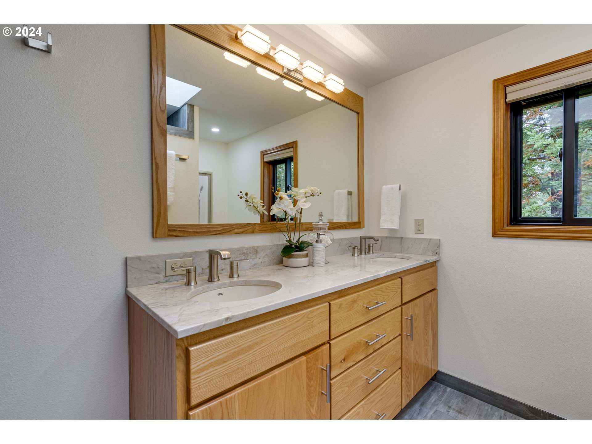 24200 QUEEN ANNE DR