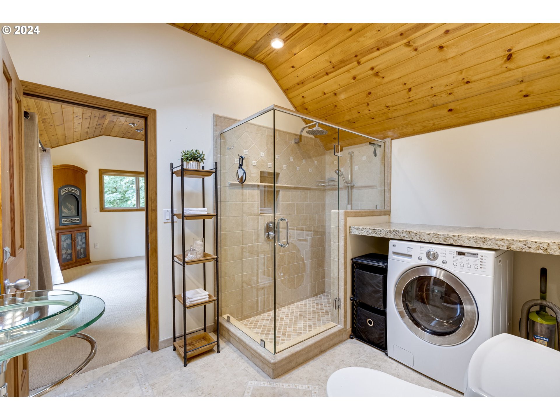 24200 QUEEN ANNE DR