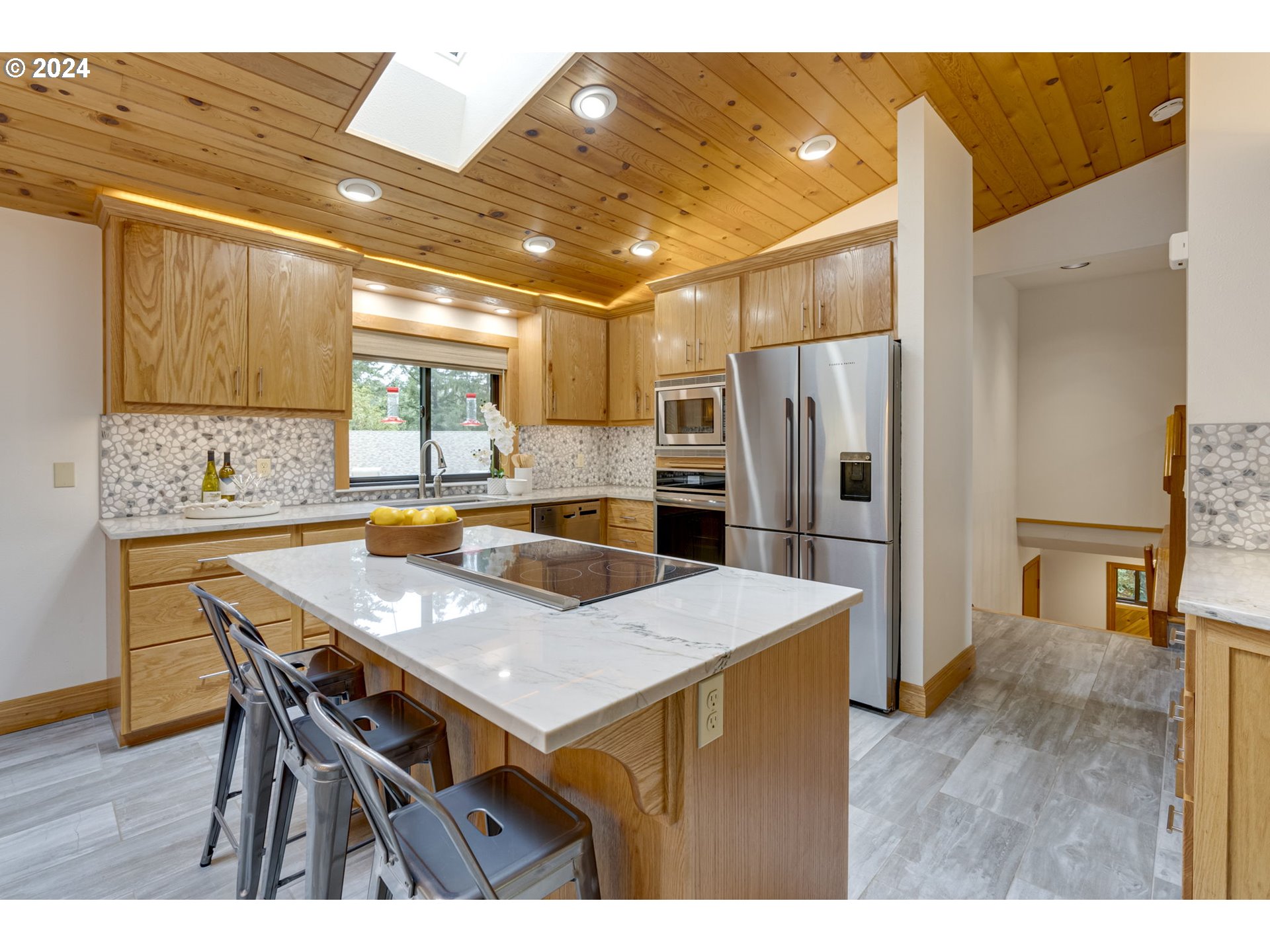 24200 QUEEN ANNE DR