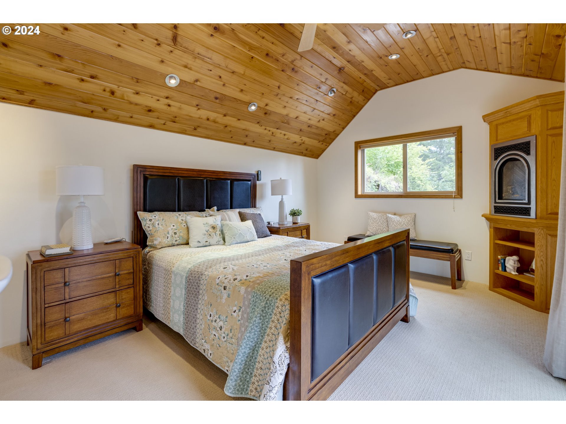 24200 QUEEN ANNE DR