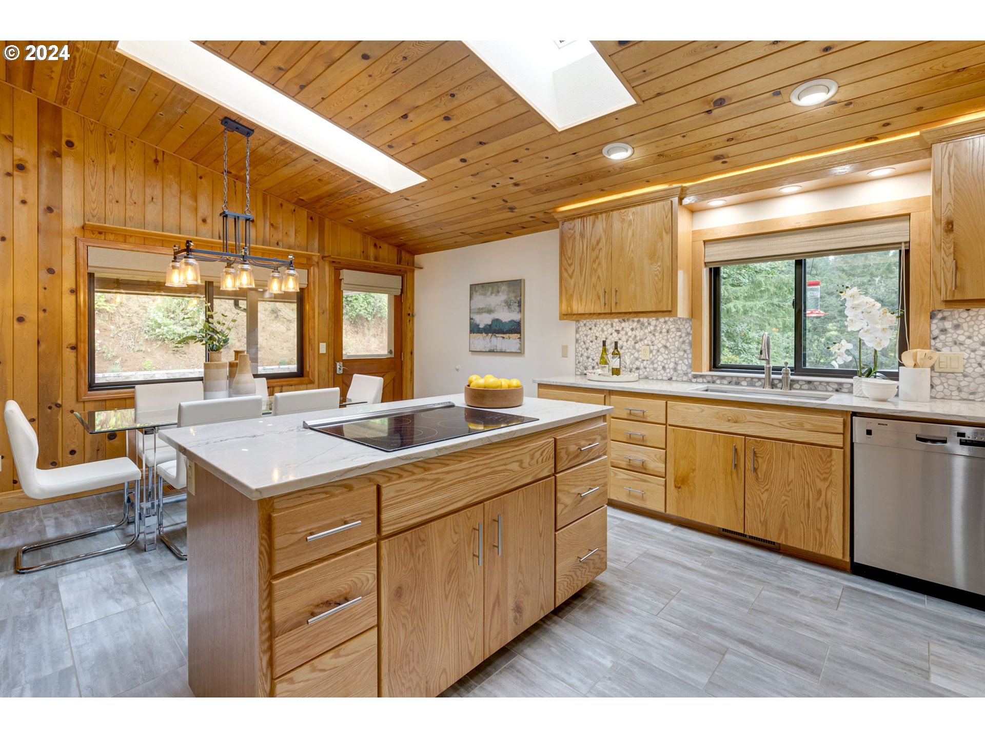 24200 QUEEN ANNE DR