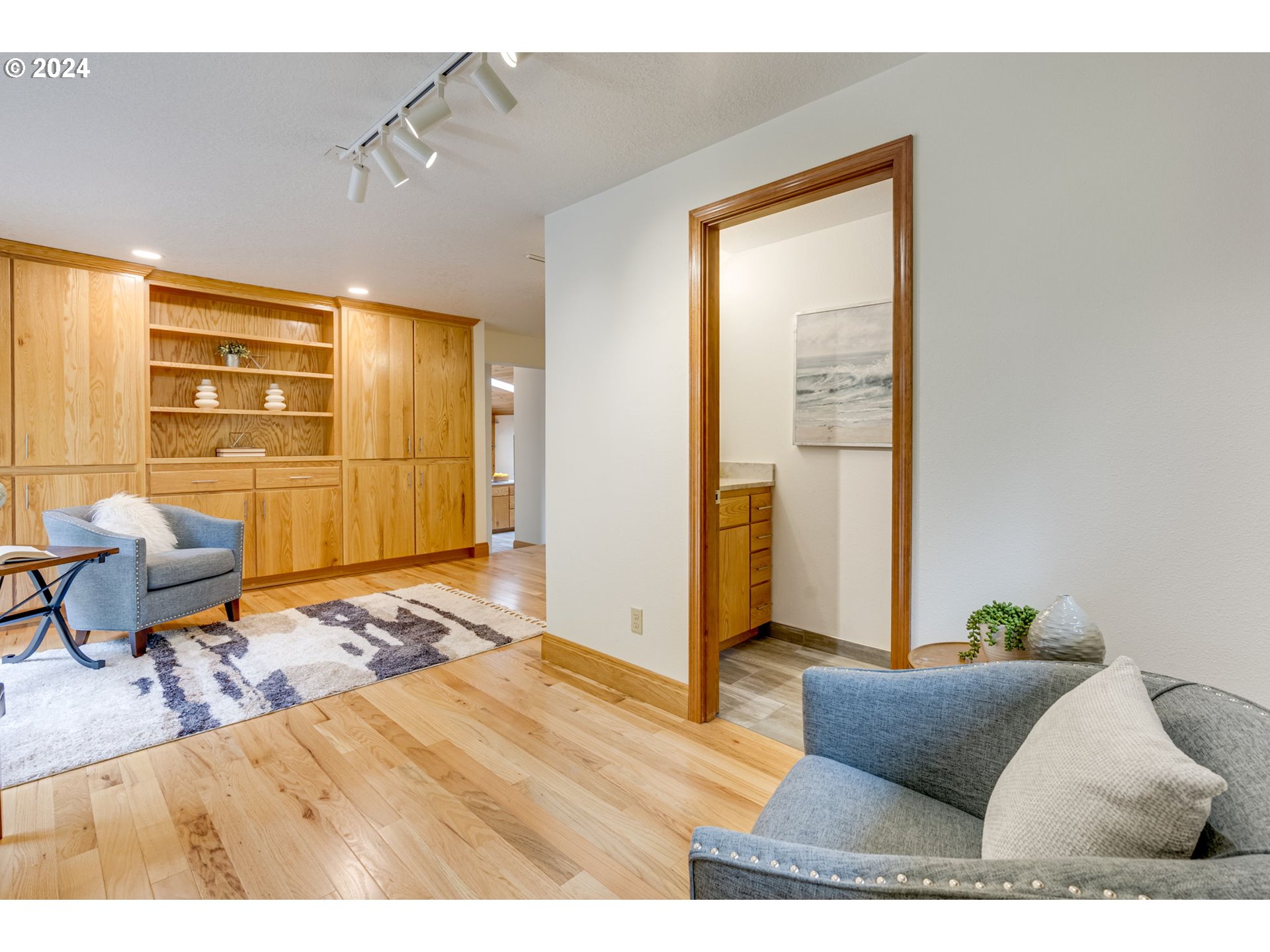 24200 QUEEN ANNE DR