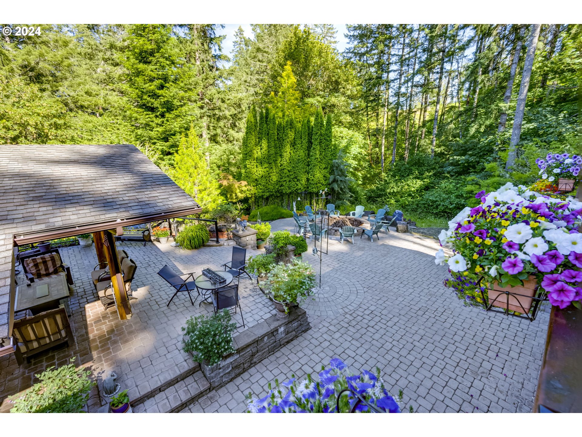 24200 QUEEN ANNE DR