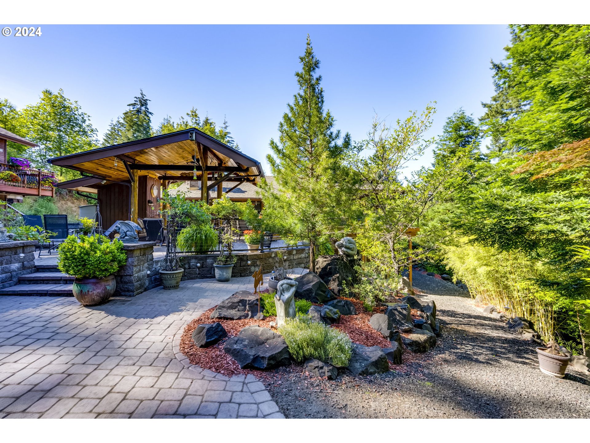 24200 QUEEN ANNE DR