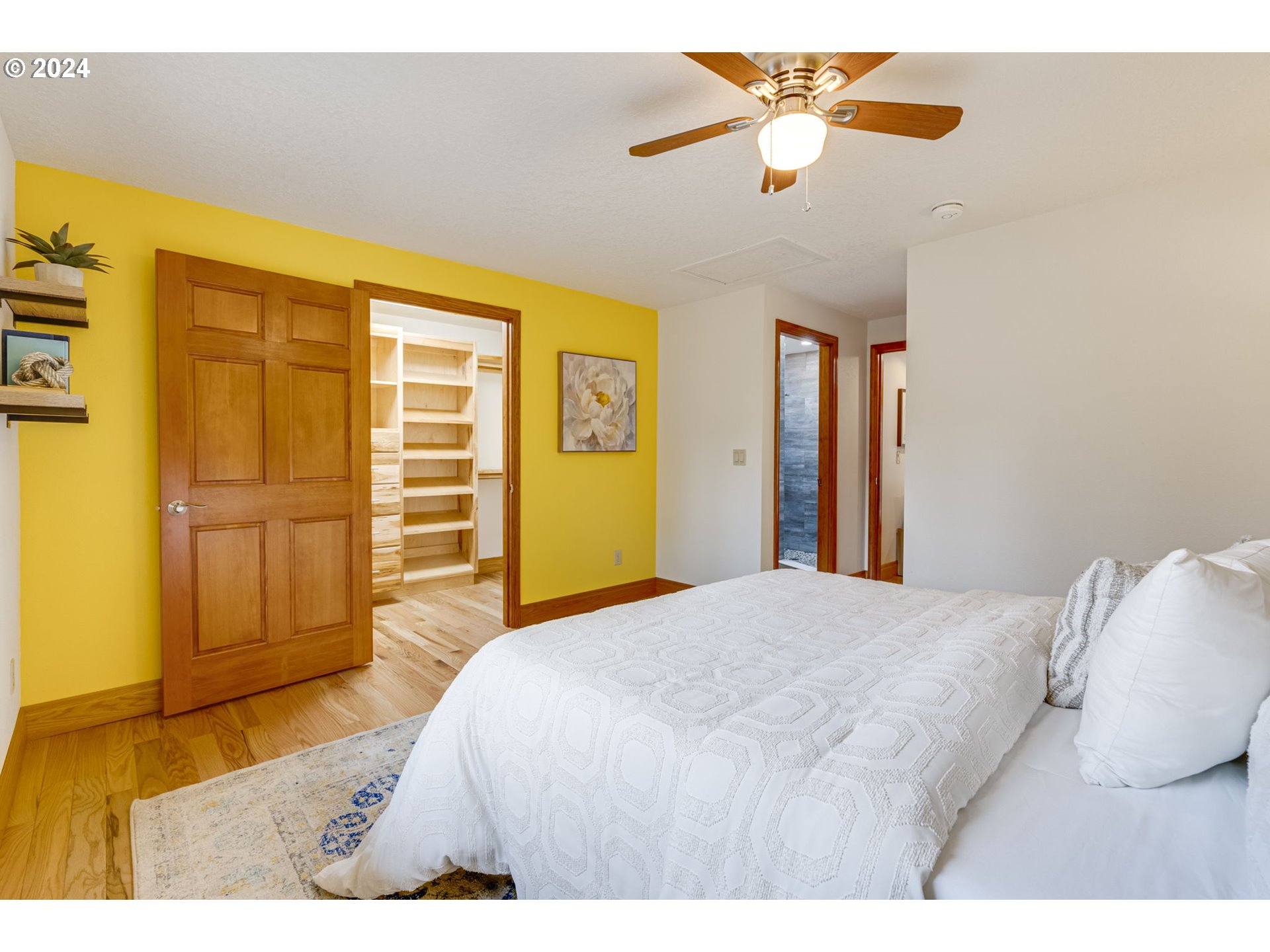 24200 QUEEN ANNE DR