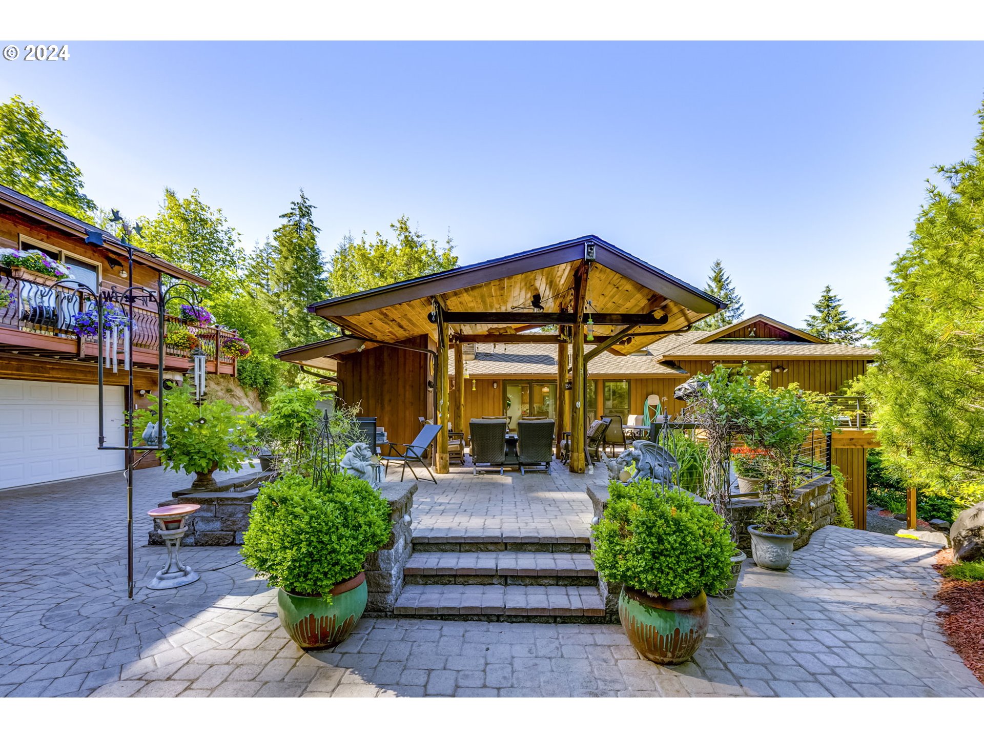 24200 QUEEN ANNE DR