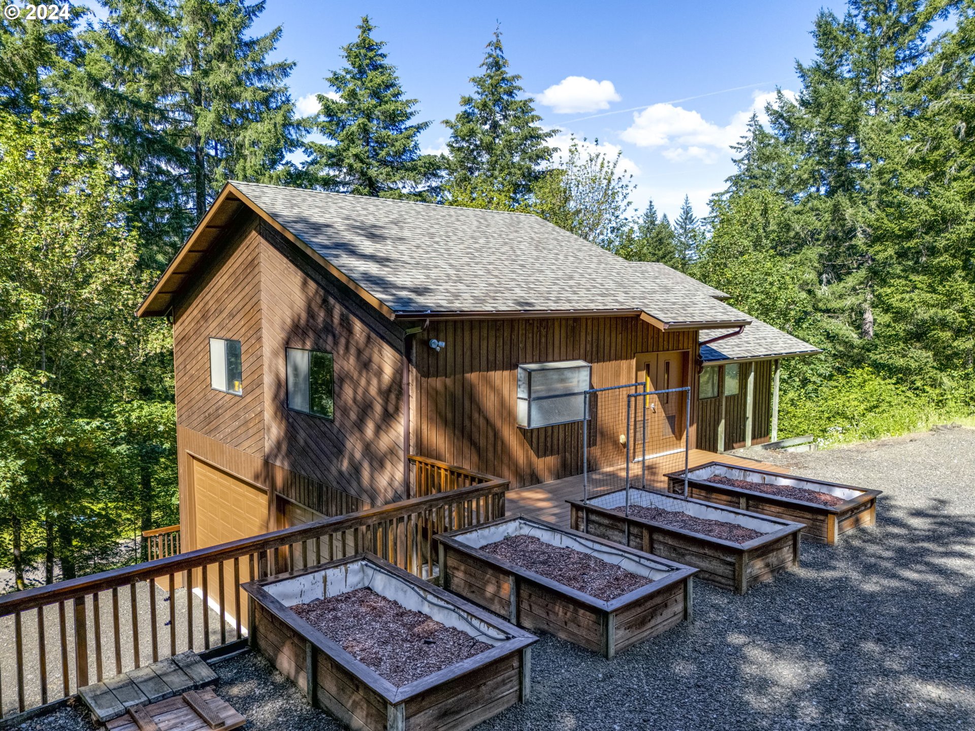 24200 QUEEN ANNE DR