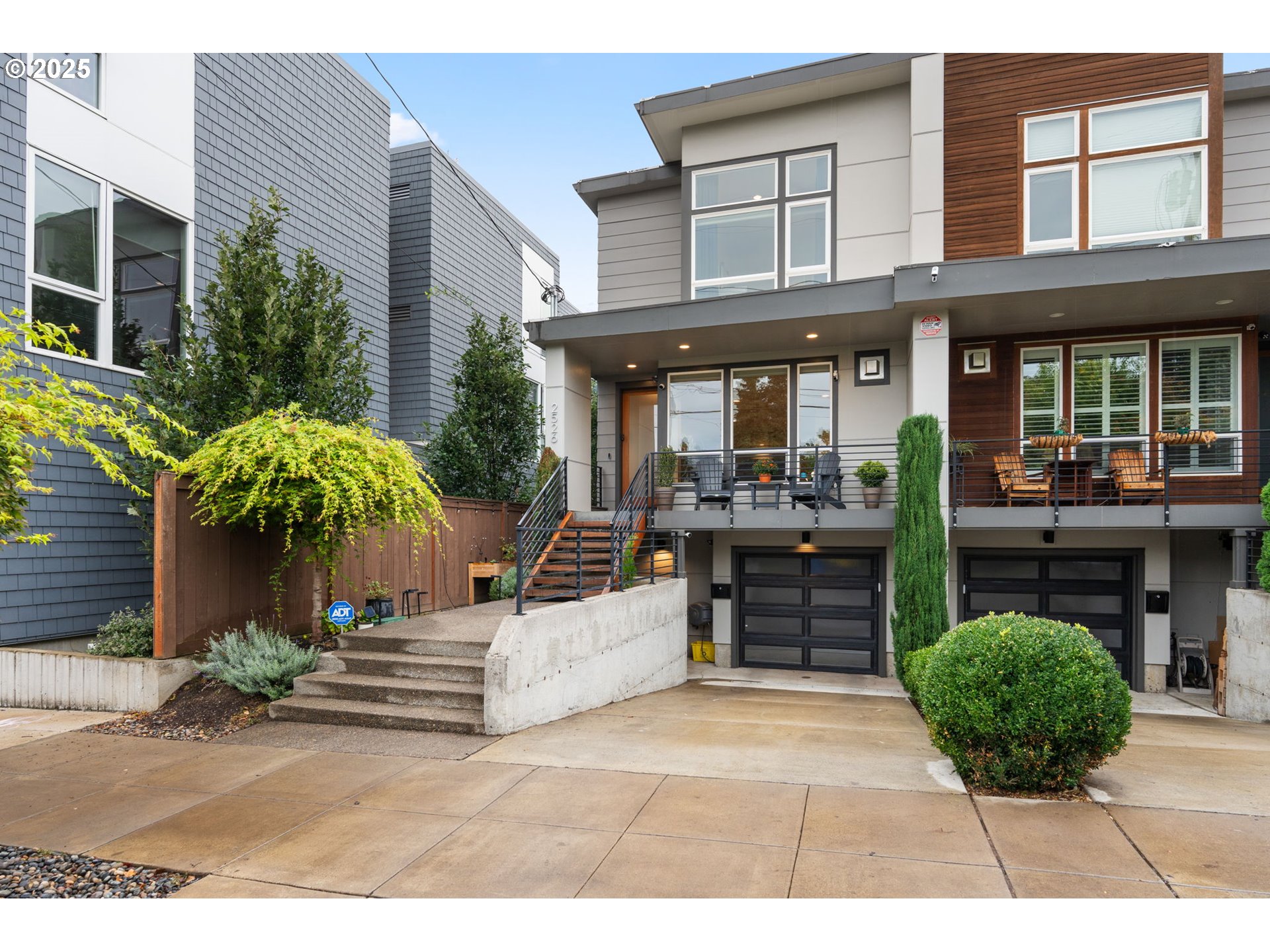 2526 SE 28TH PL