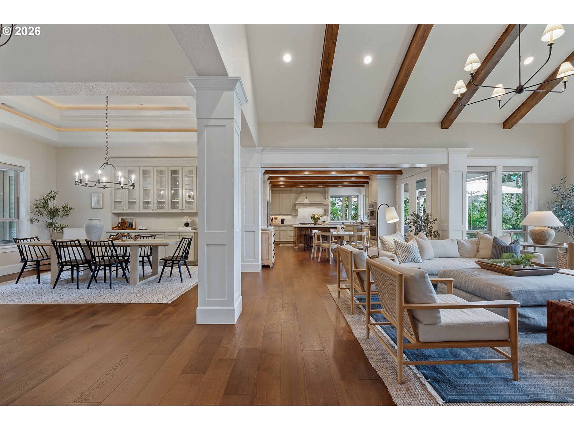 2605 LORINDA LN