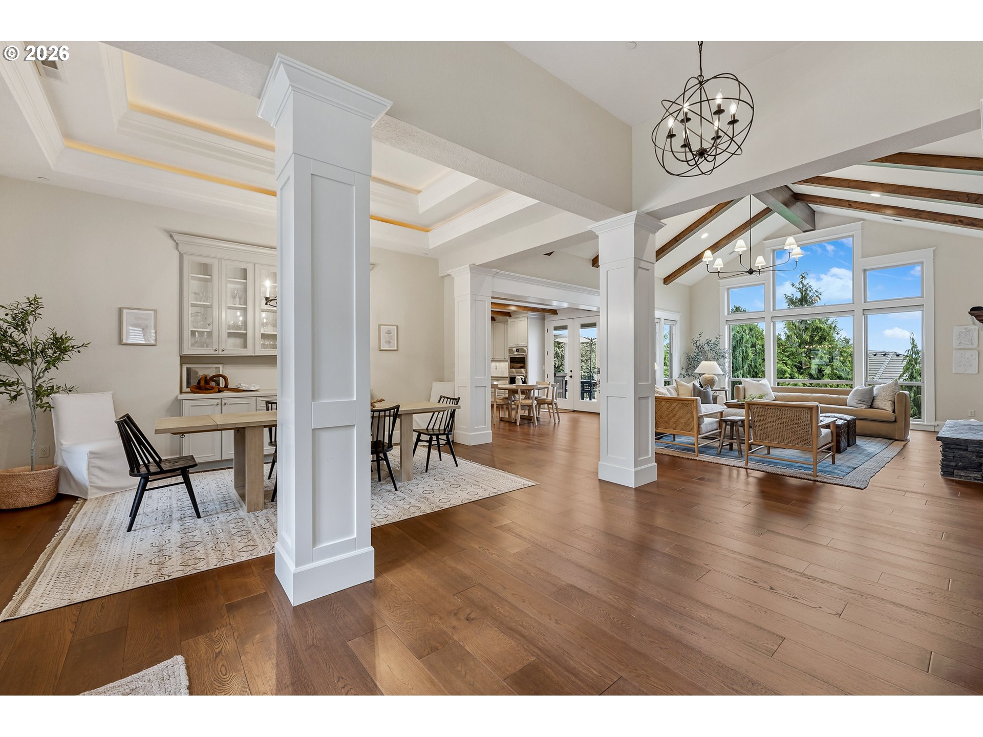 2605 LORINDA LN