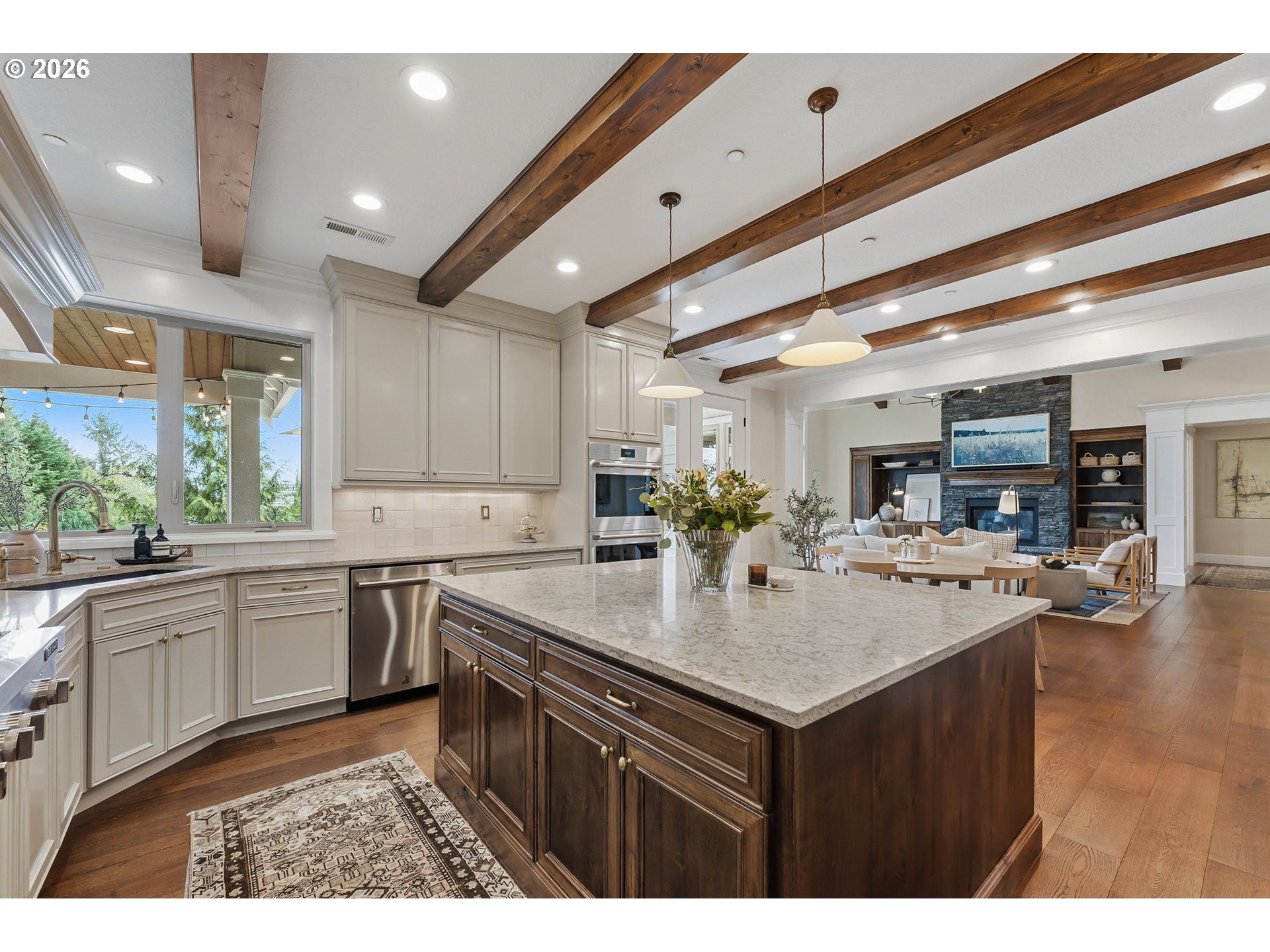 2605 LORINDA LN
