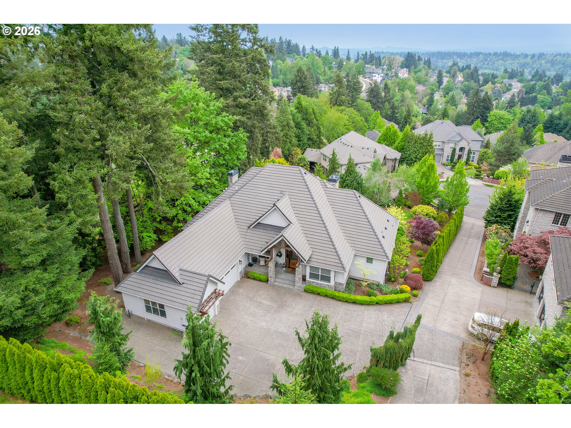 2605 LORINDA LN