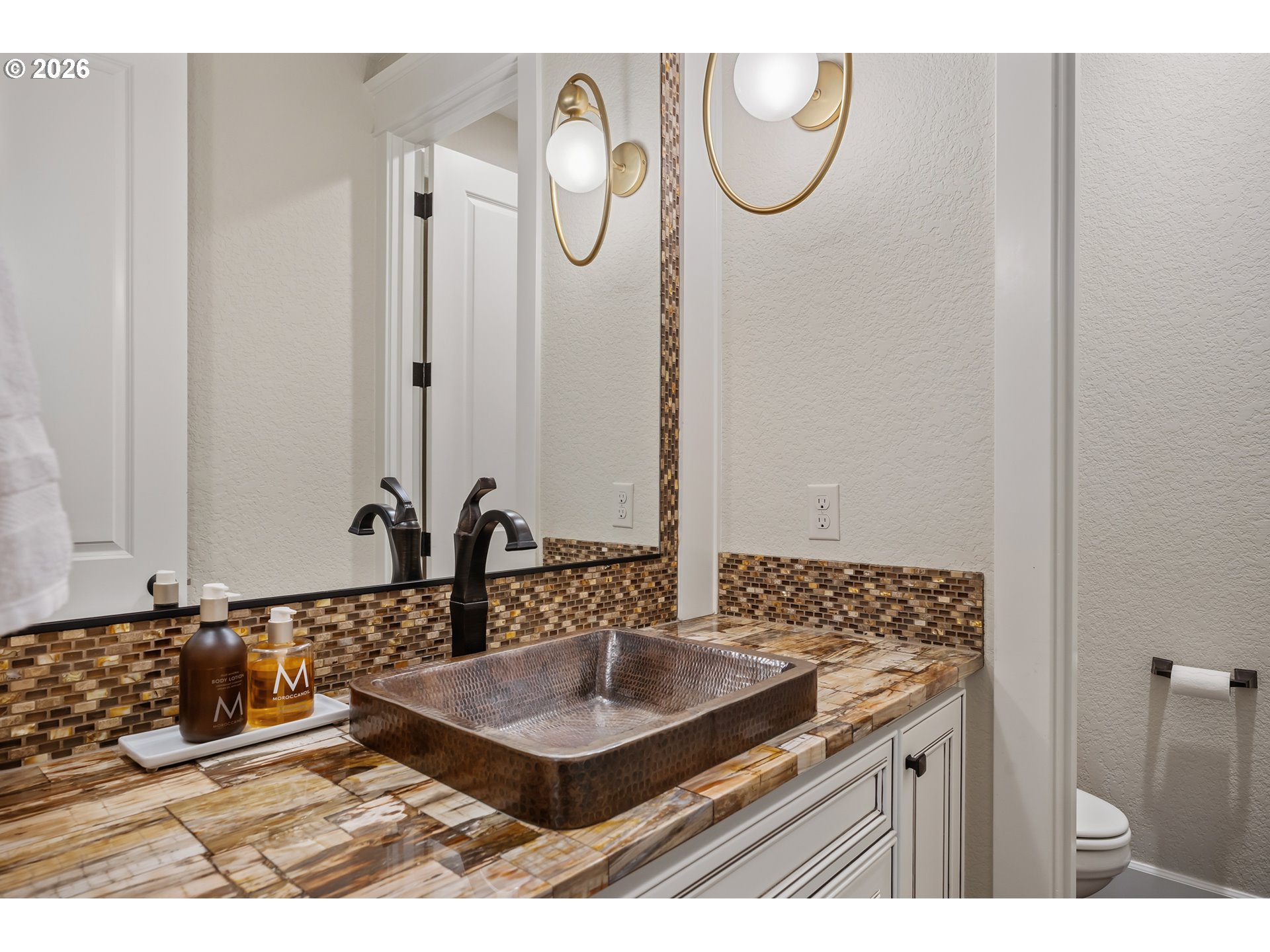 2605 LORINDA LN