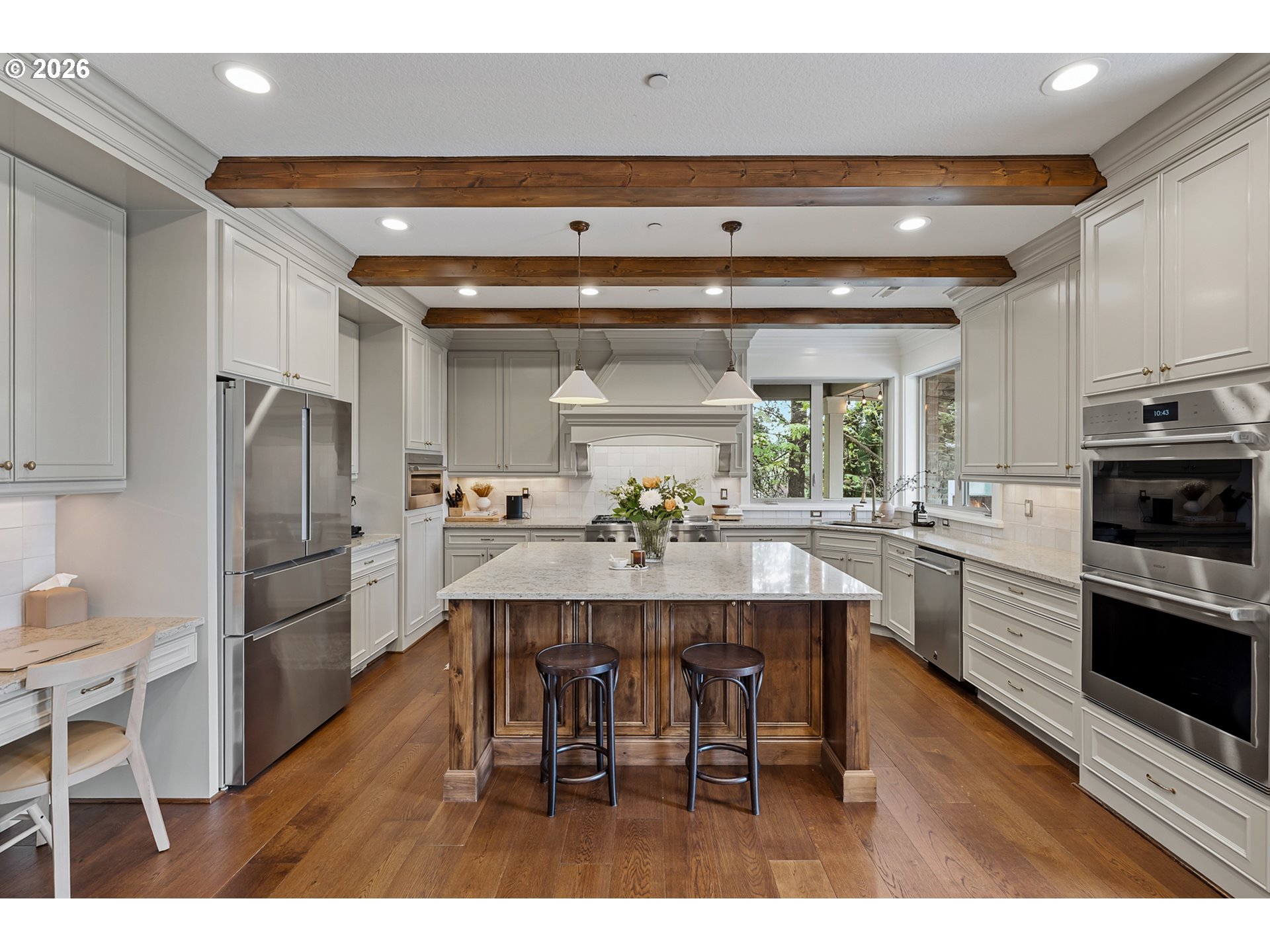 2605 LORINDA LN
