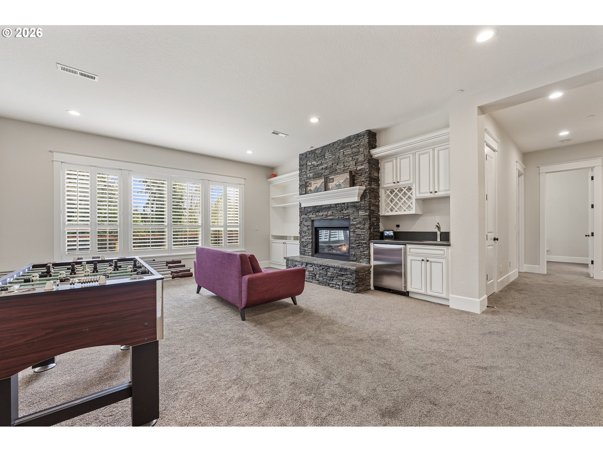 2605 LORINDA LN