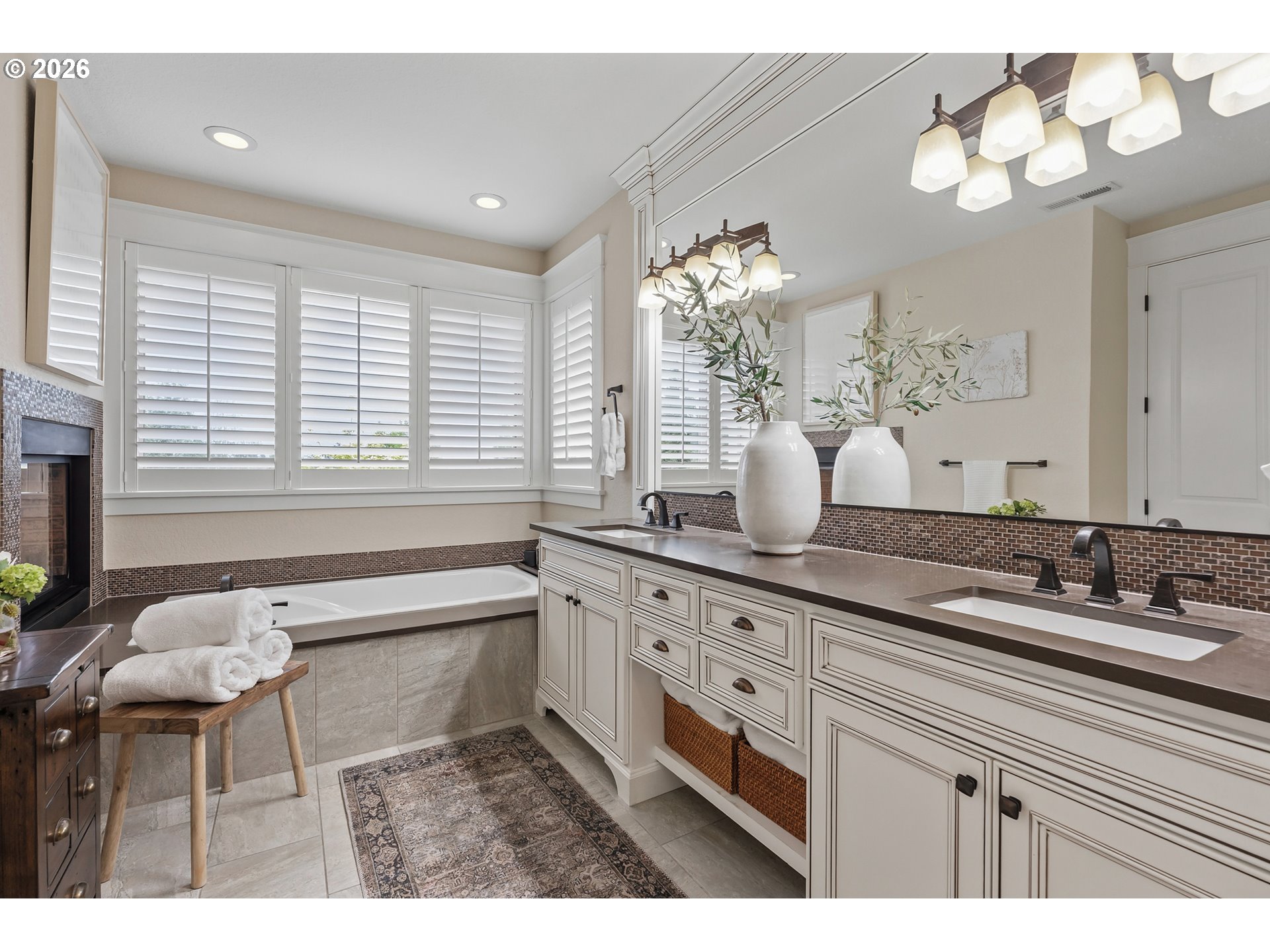 2605 LORINDA LN