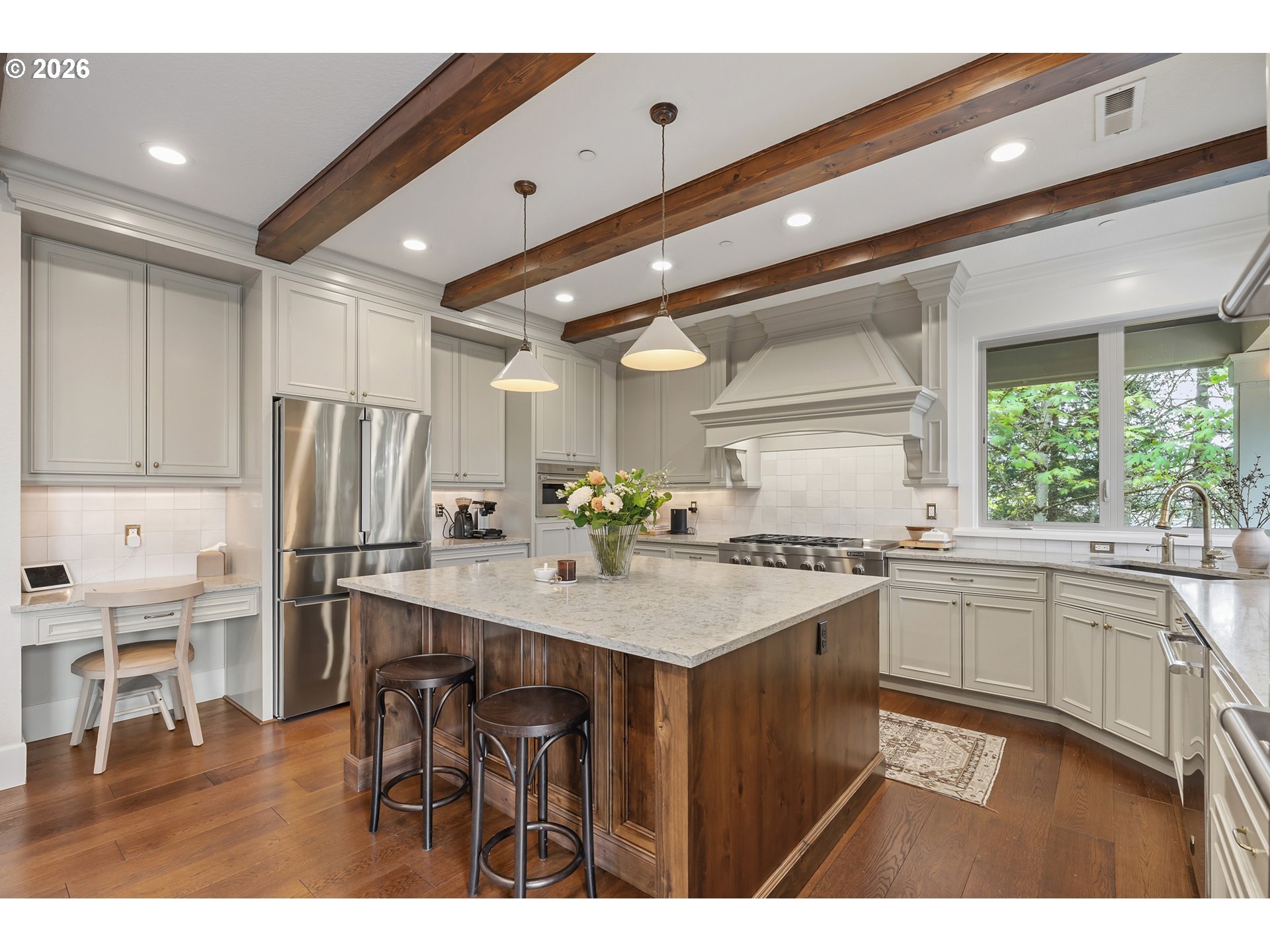 2605 LORINDA LN