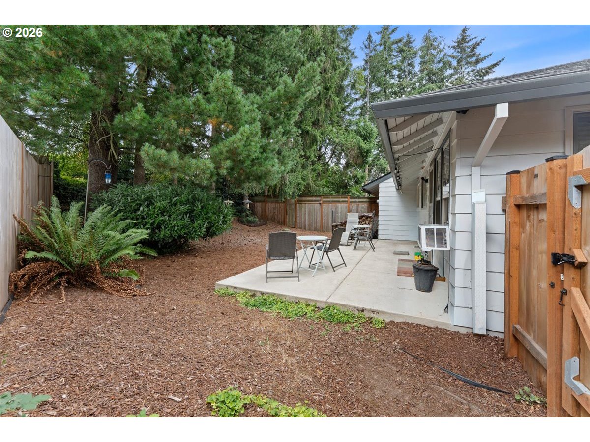 9042 SW MONTEREY PL