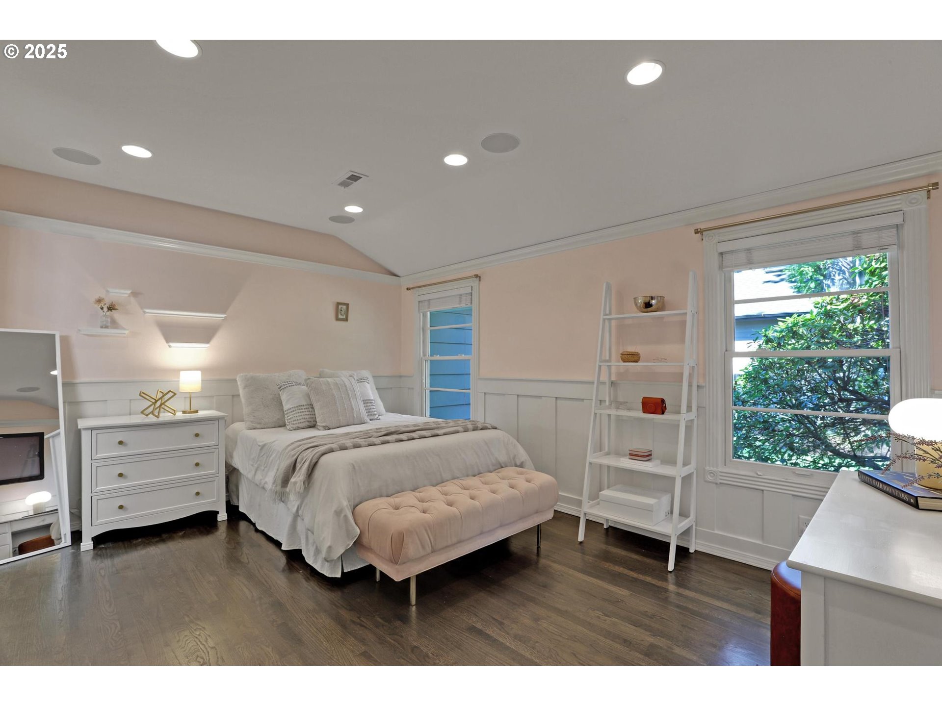 8725 SW WHITE PINE LN