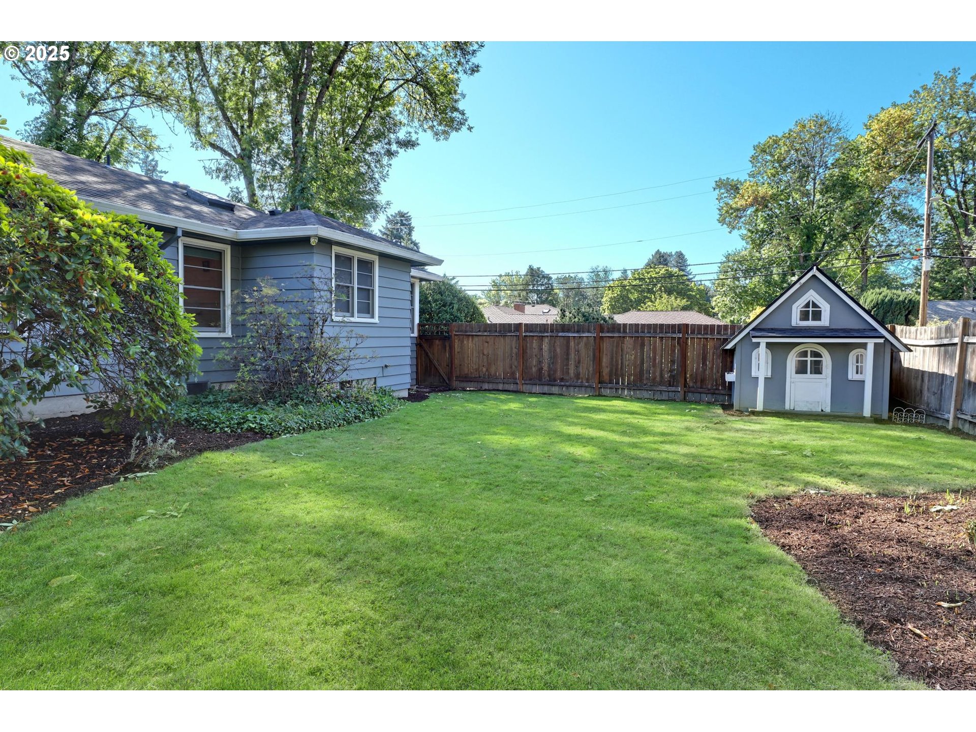 8725 SW WHITE PINE LN