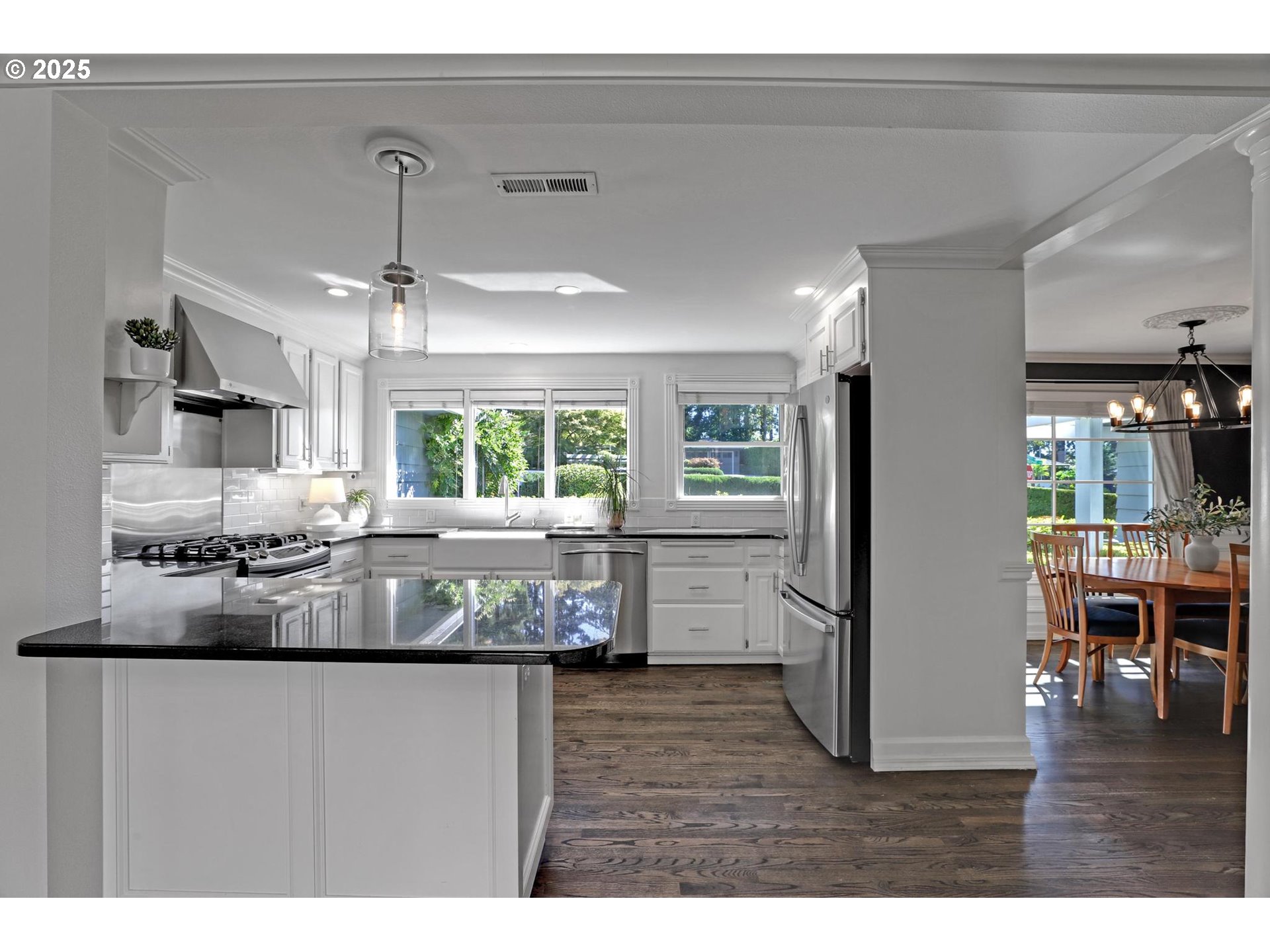 8725 SW WHITE PINE LN