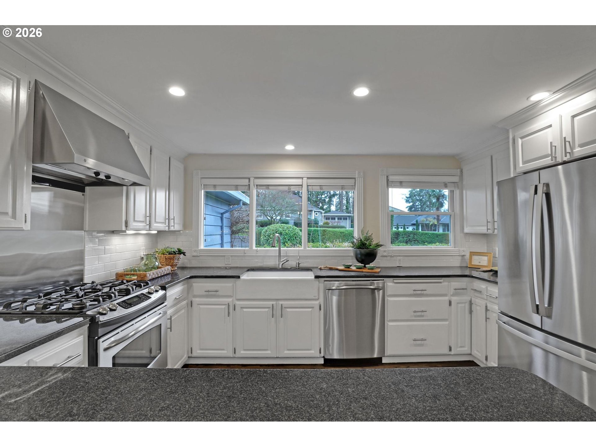 8725 SW WHITE PINE LN