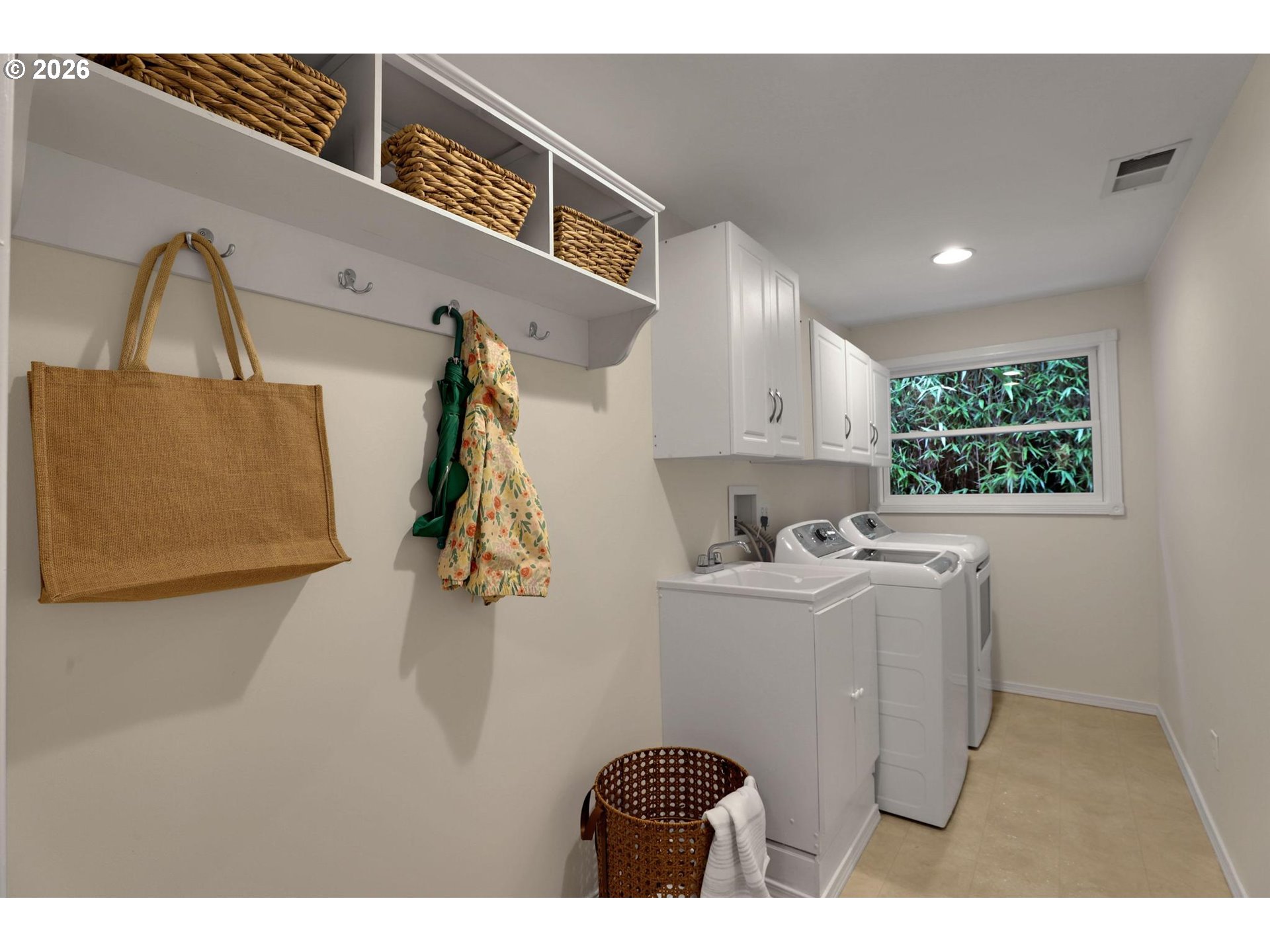 8725 SW WHITE PINE LN