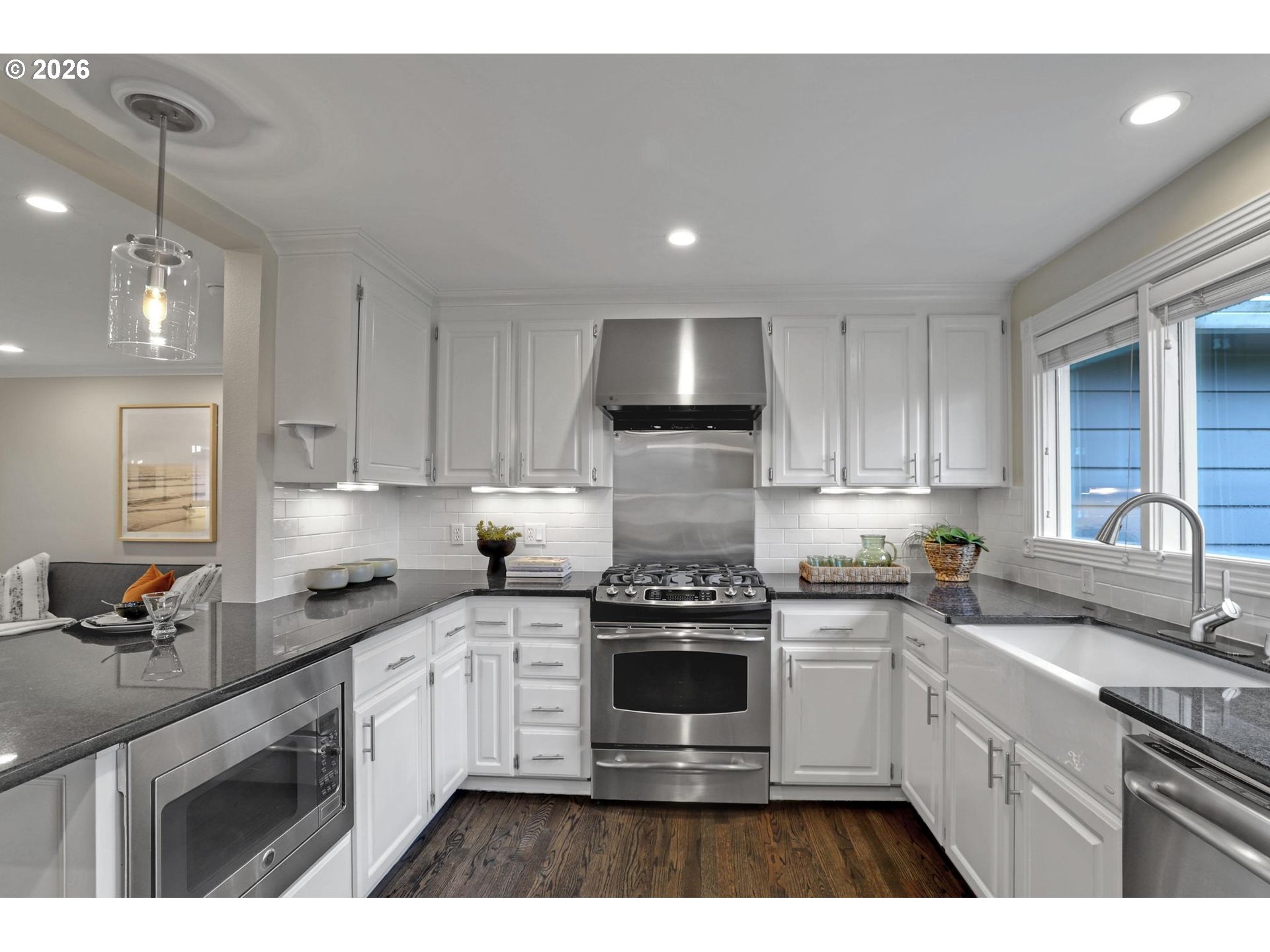 8725 SW WHITE PINE LN