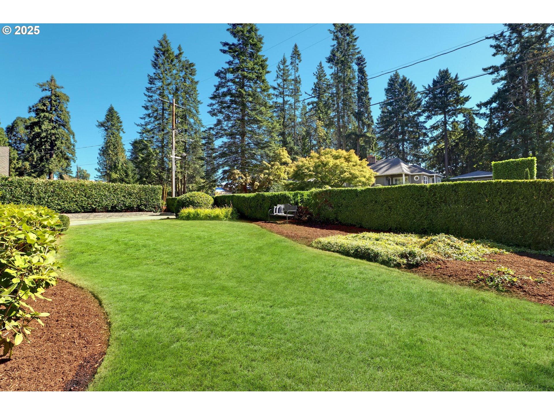 8725 SW WHITE PINE LN