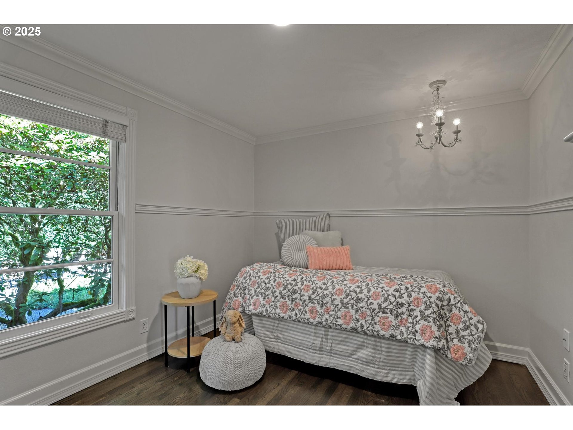 8725 SW WHITE PINE LN