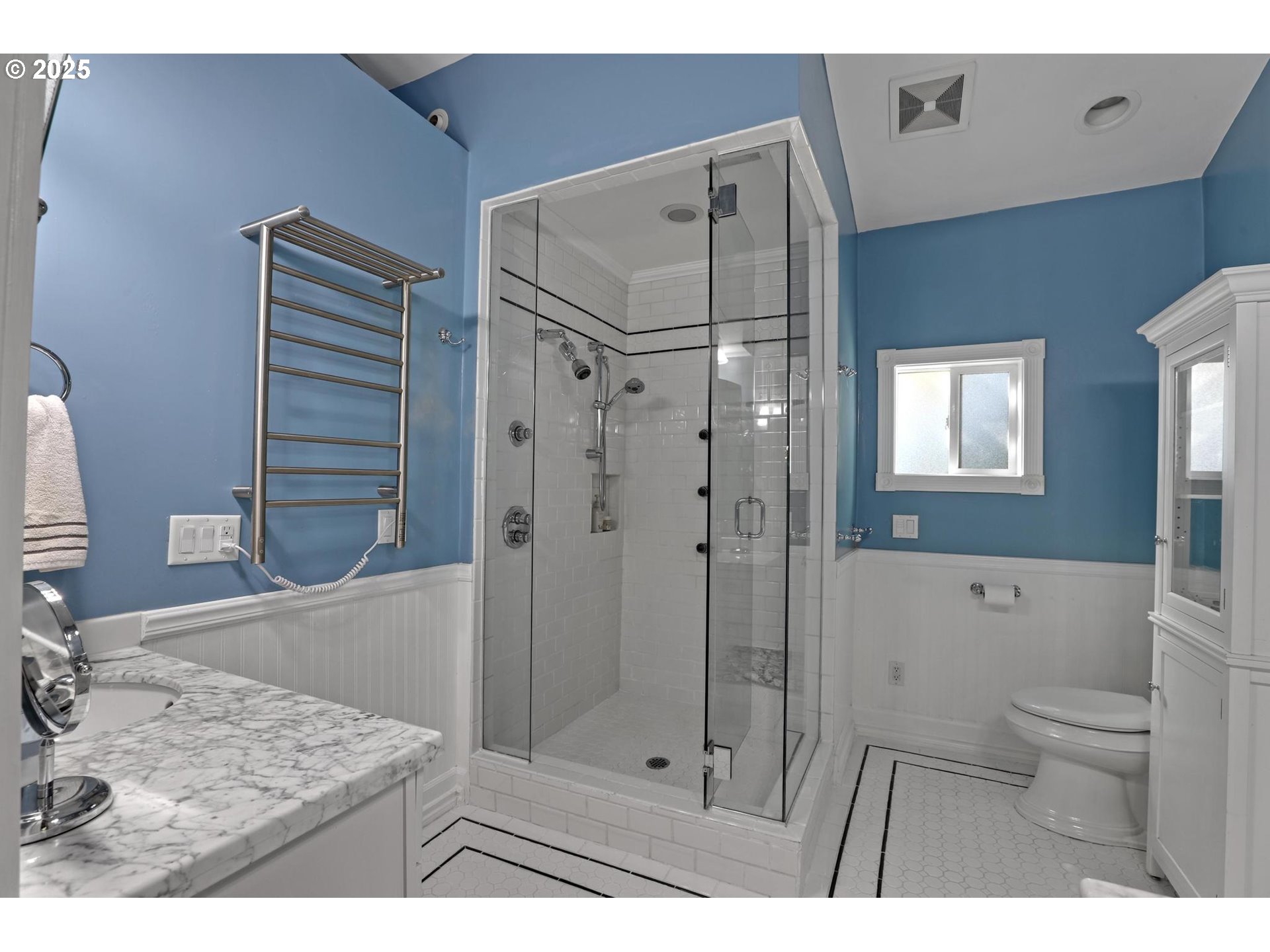 8725 SW WHITE PINE LN