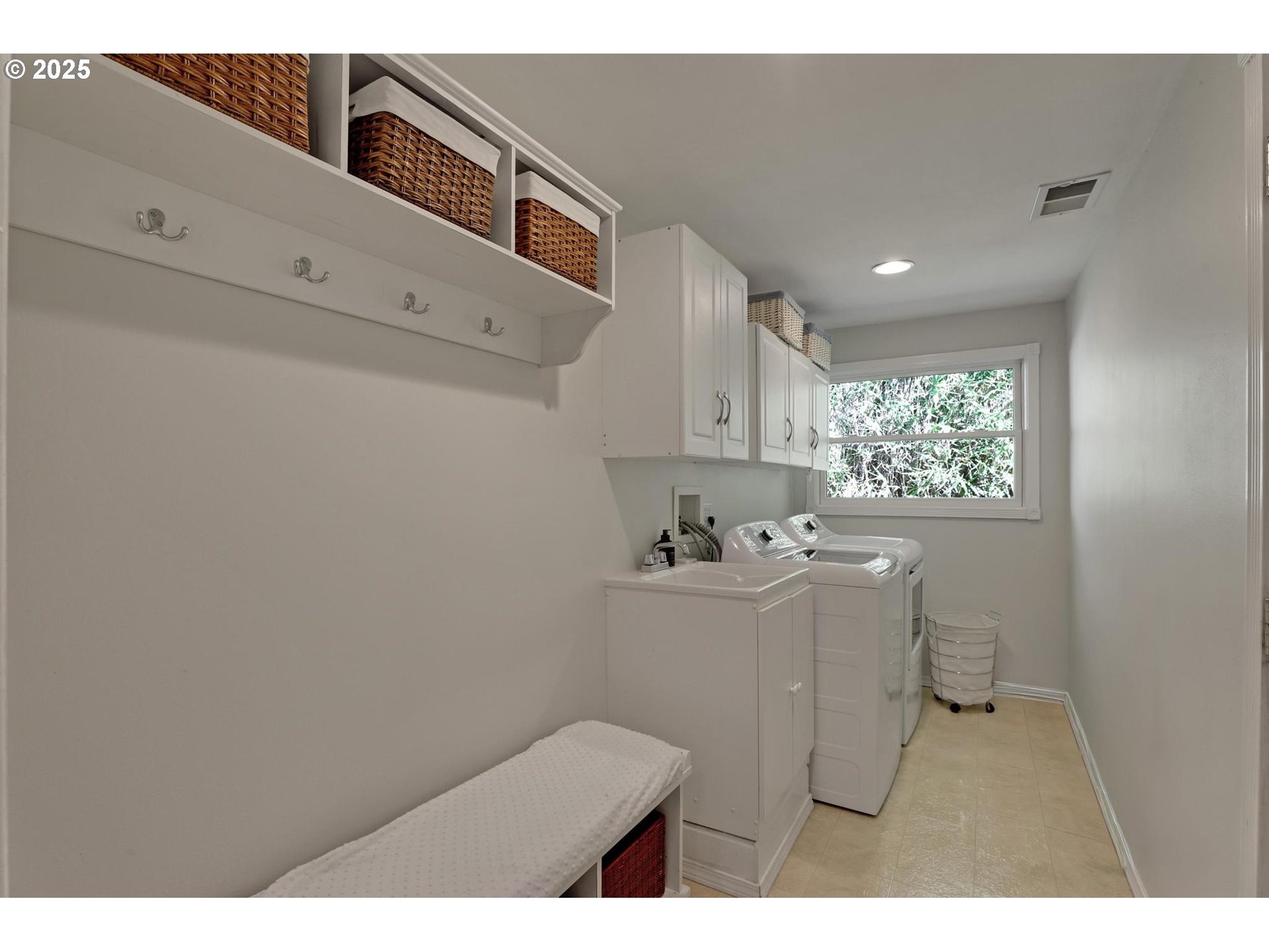 8725 SW WHITE PINE LN