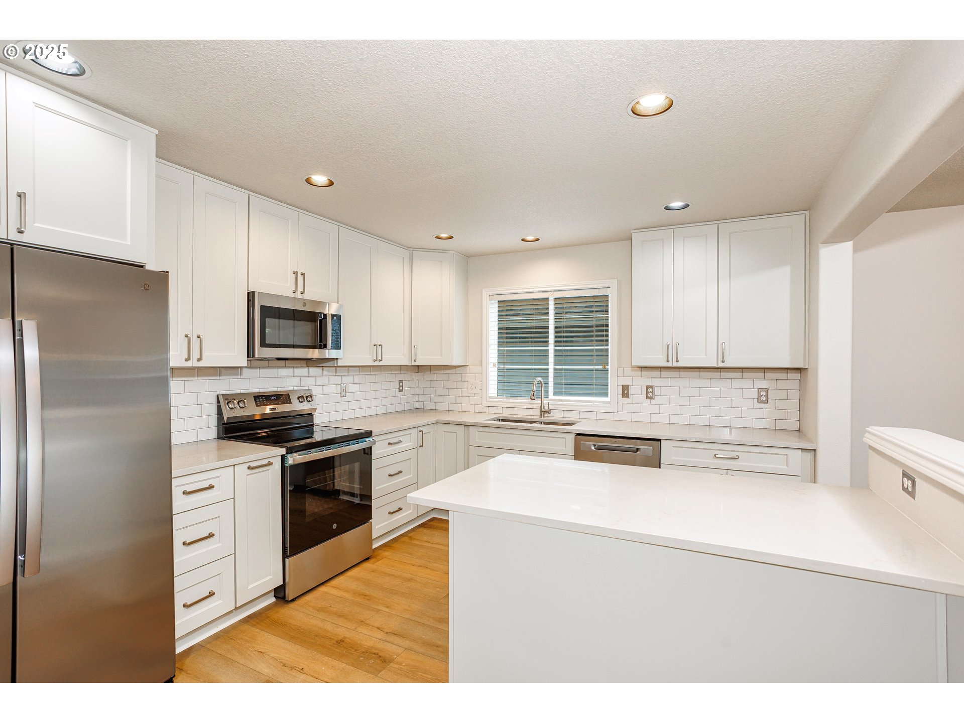 3576 SW 28TH TER