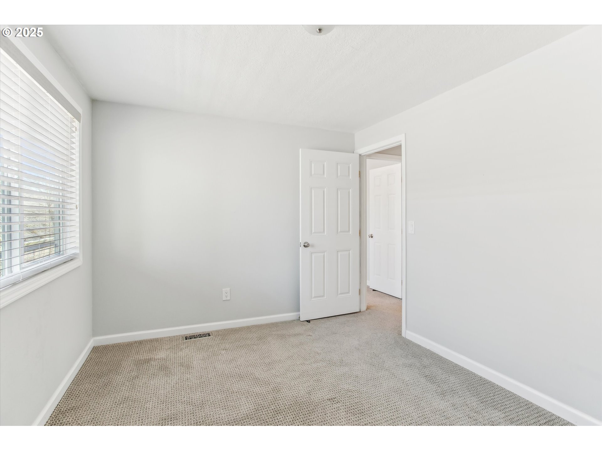 14 GREENRIDGE CT