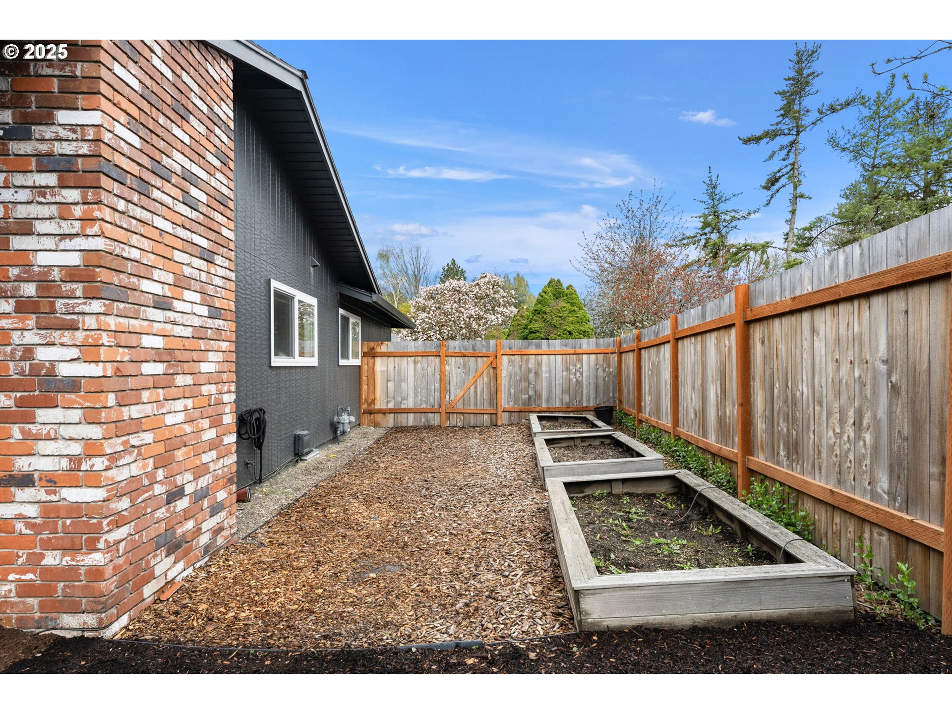 2900 NW EASTWAY CT
