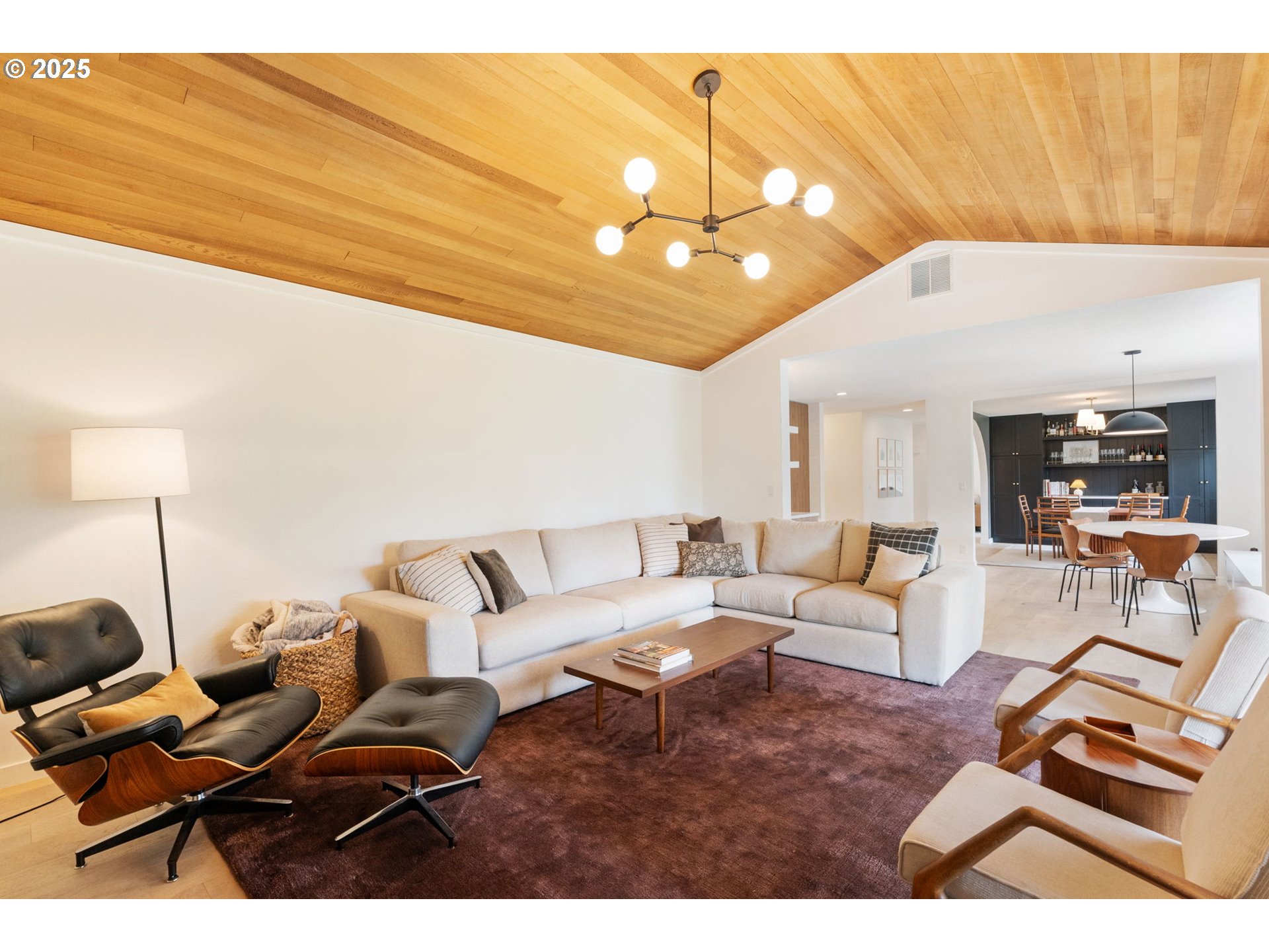 2900 NW EASTWAY CT