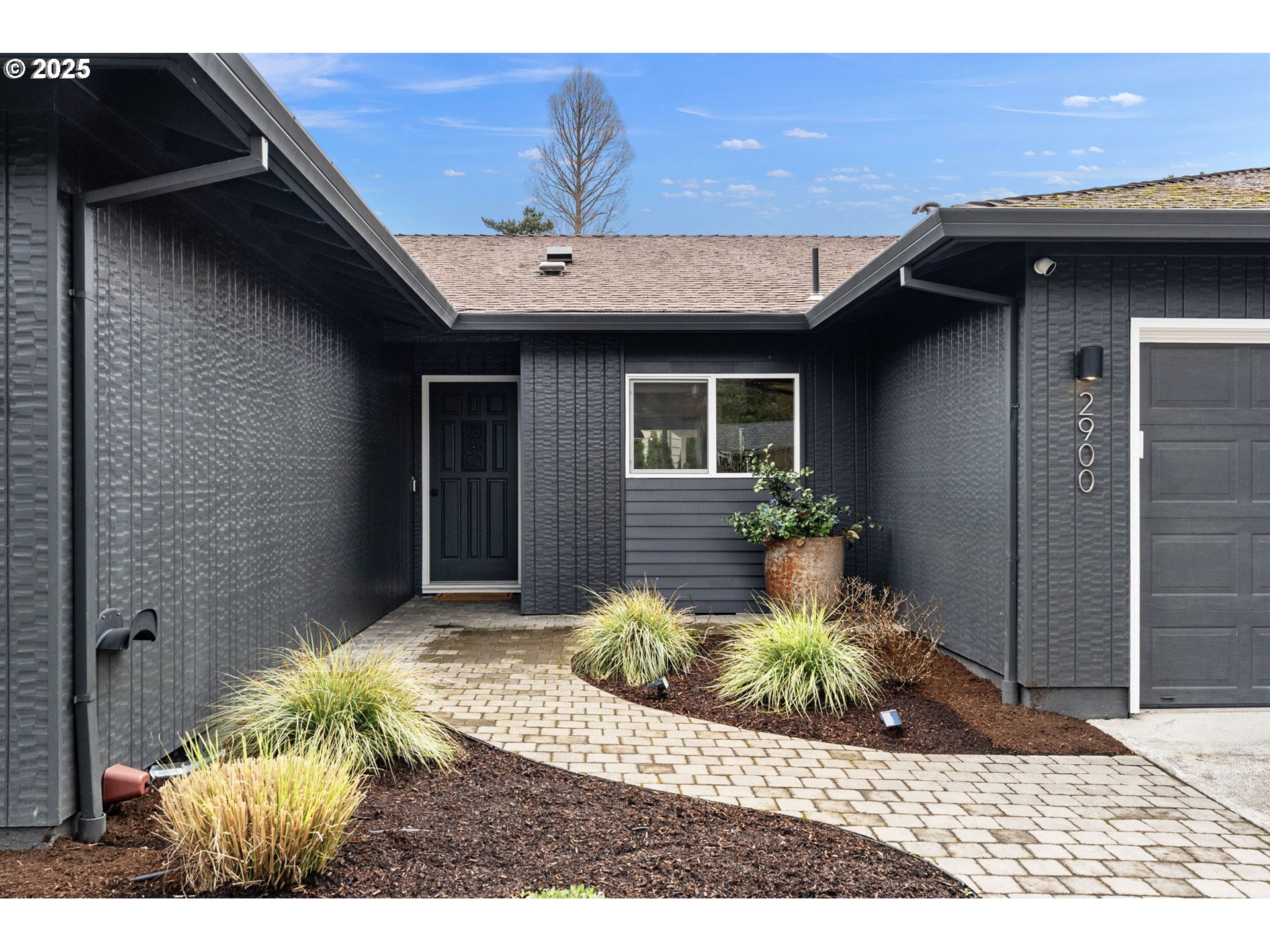 2900 NW EASTWAY CT